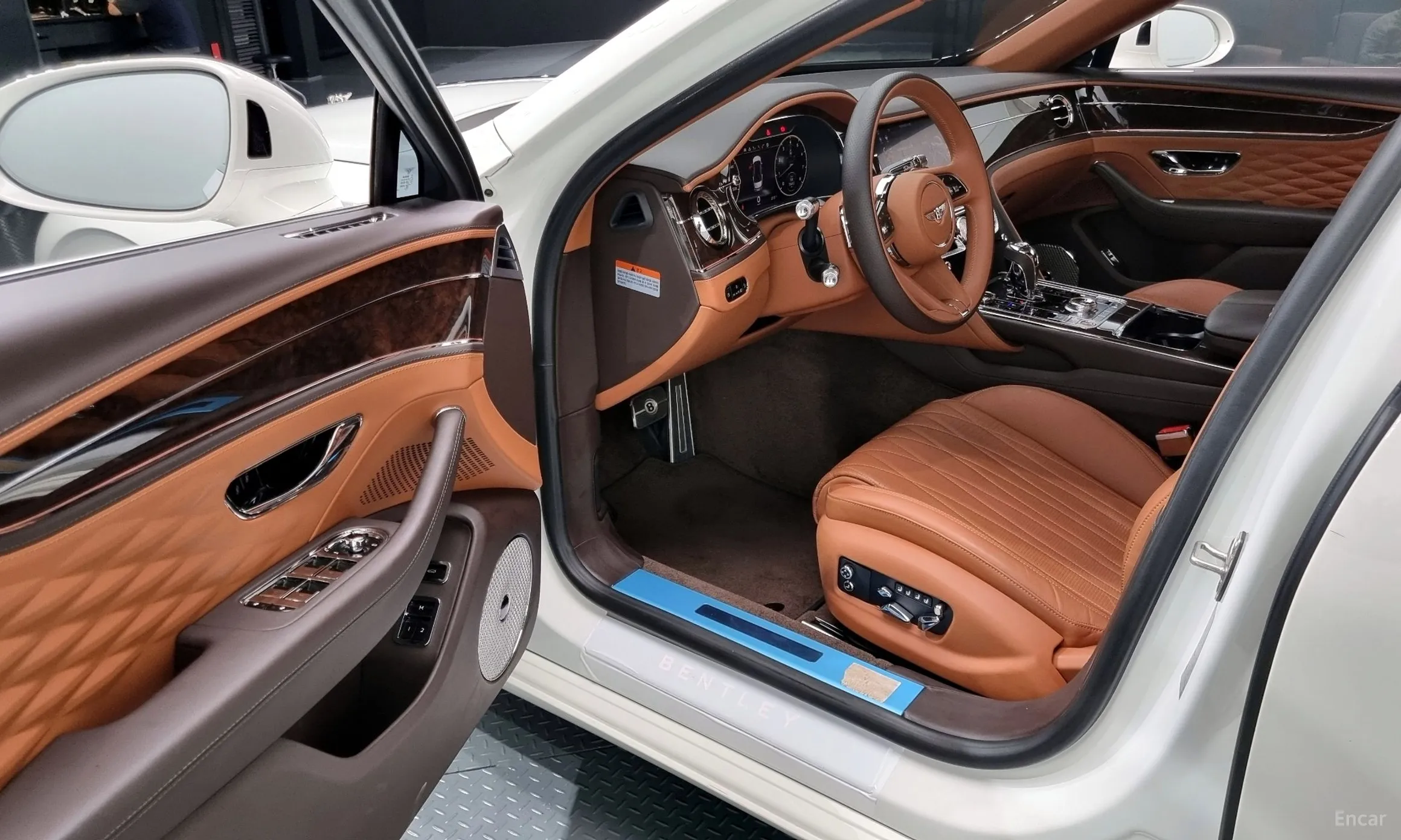 Bentley Flying Spur 3rd Generation превью 11