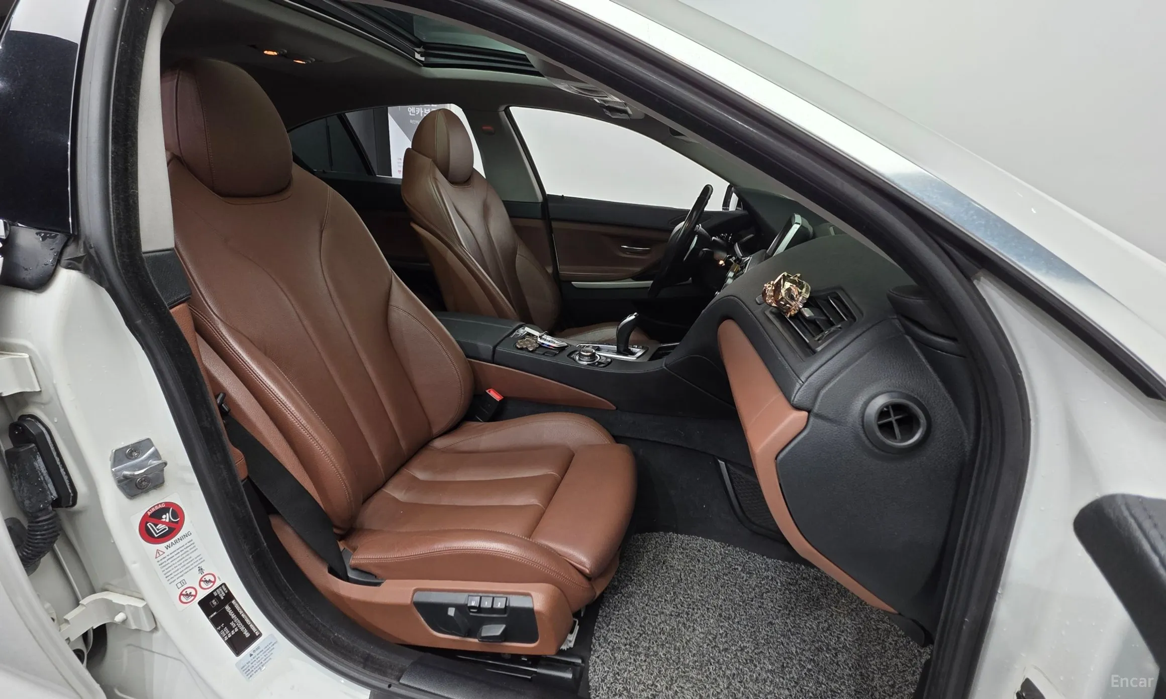 BMW 6 Series (F12) превью 10