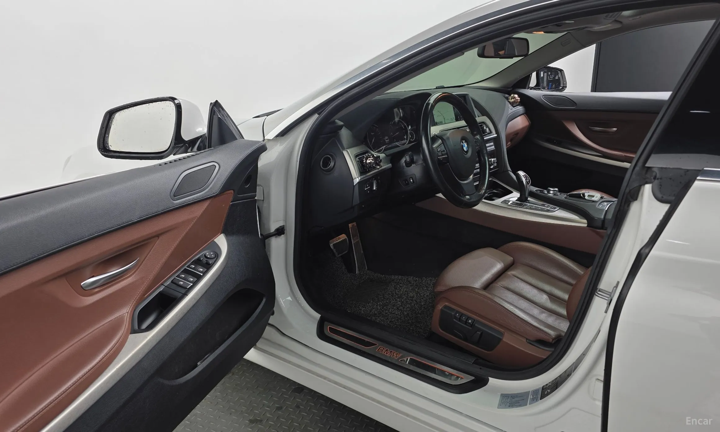 BMW 6 Series (F12) превью 12