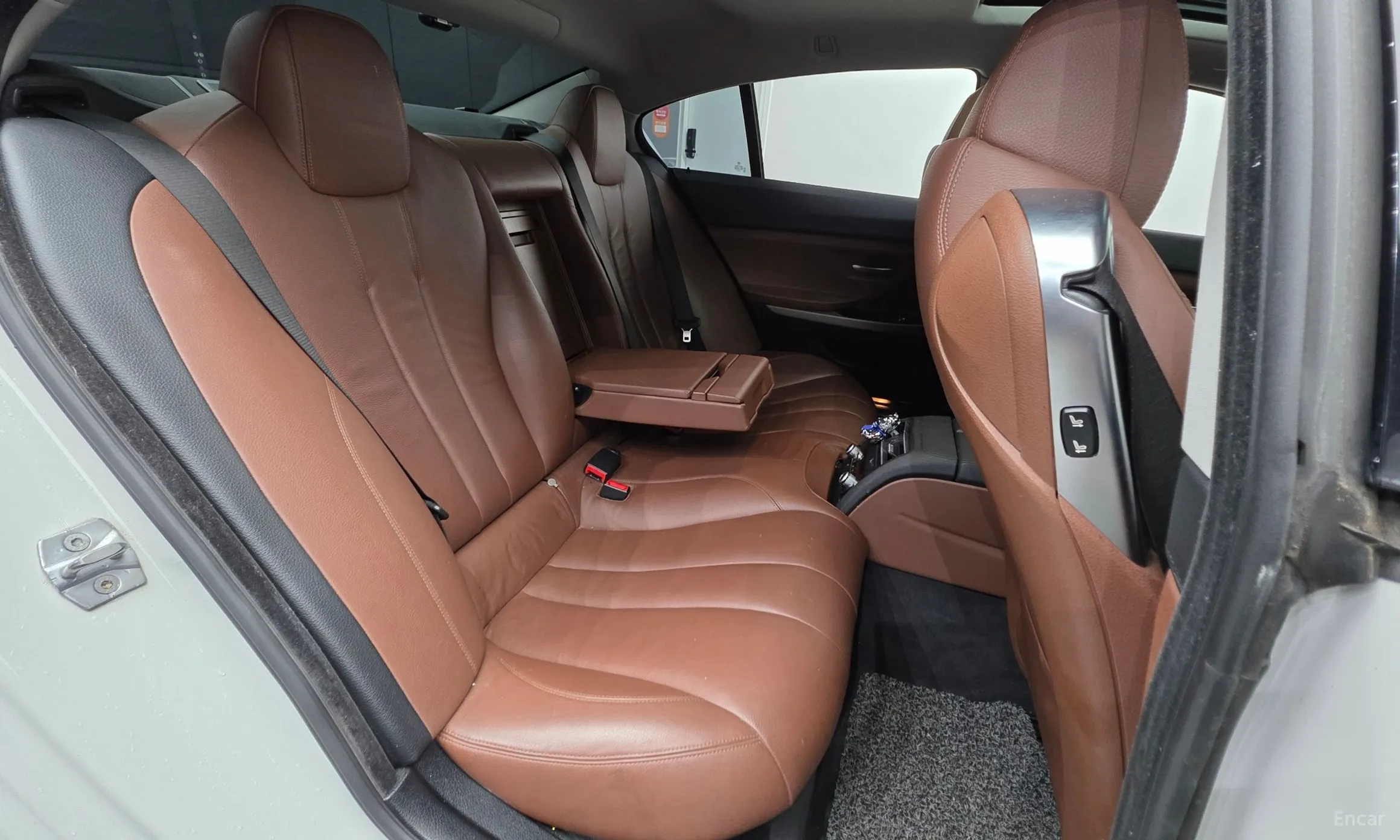 BMW 6 Series (F12) превью 20