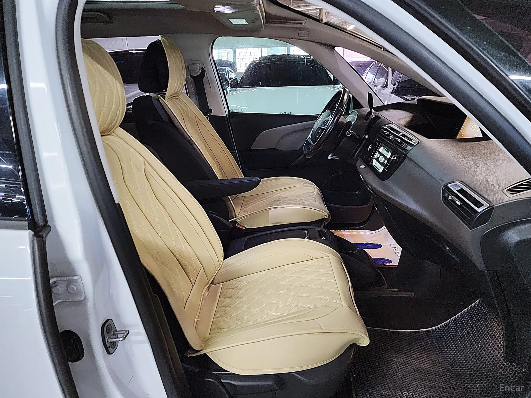 Citroën/DS Grand C4 Picasso превью 12