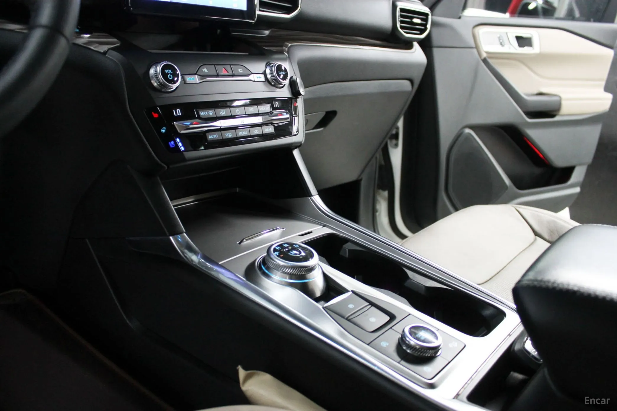 Ford Explorer 6th Generation превью 15