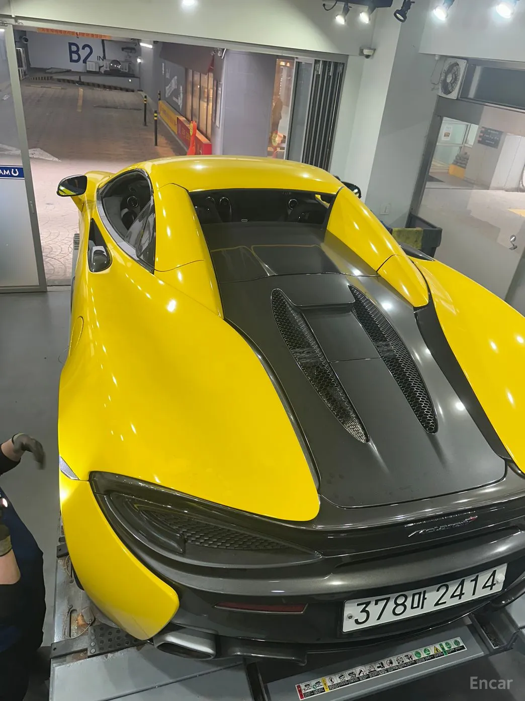 McLaren 570S превью 11
