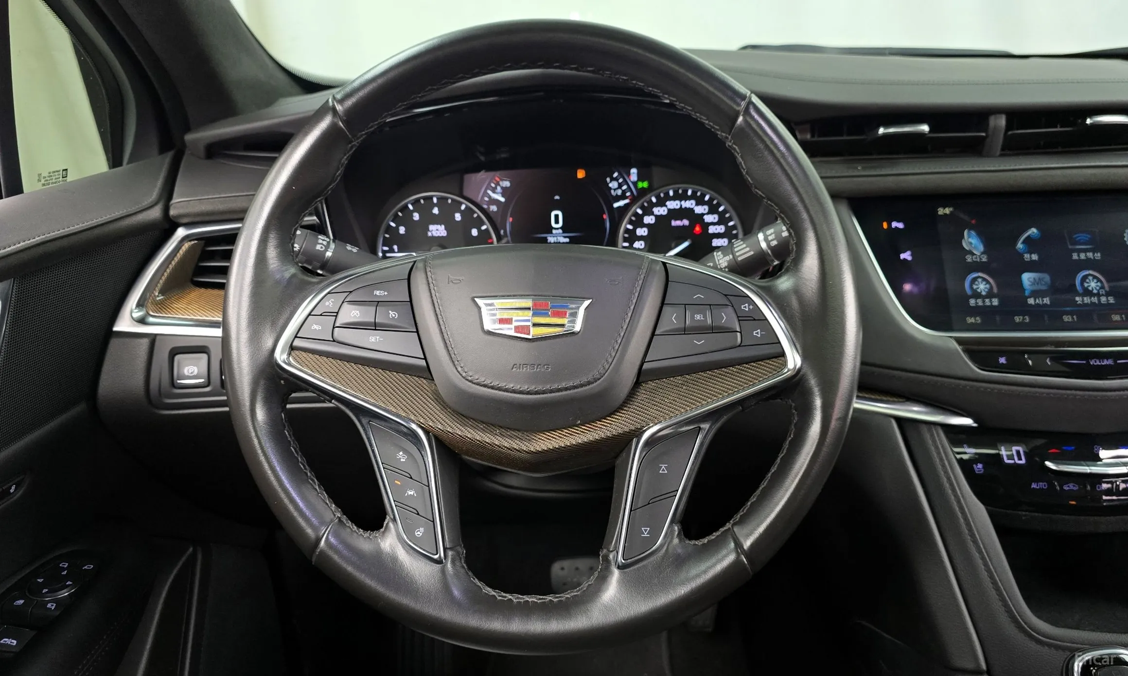 Cadillac XT5 превью 13