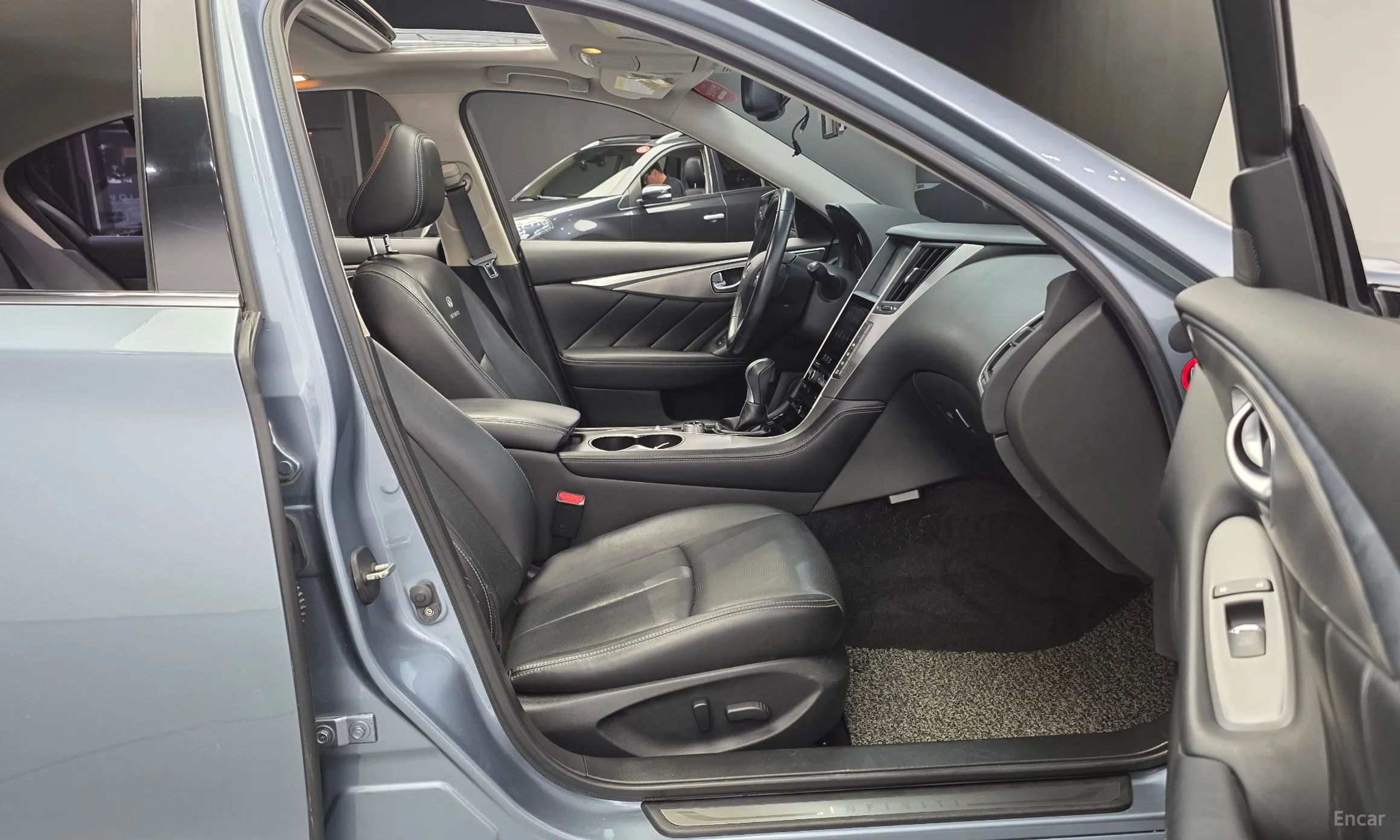 Infiniti Q50 превью 10