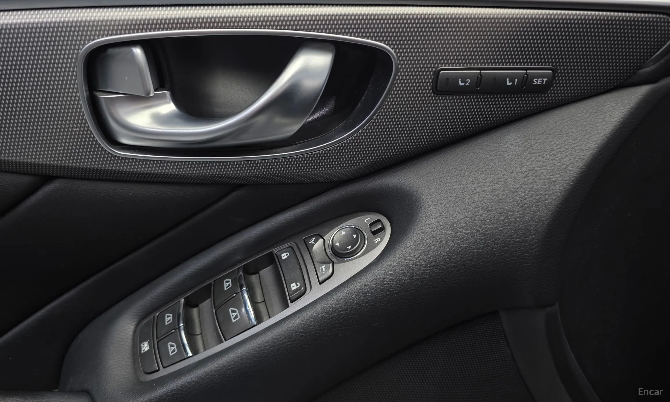 Infiniti Q50 превью 18