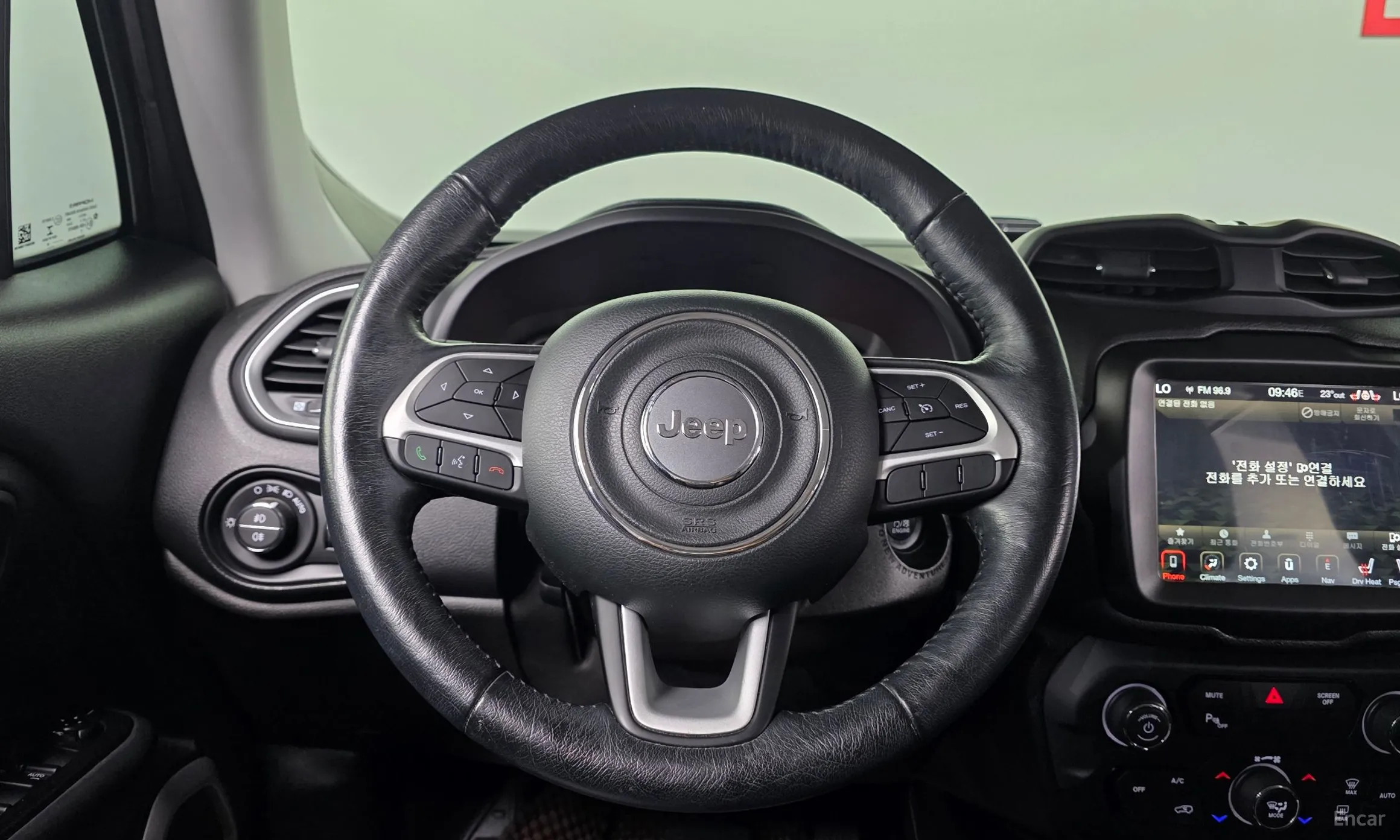 Jeep Renegade превью 14