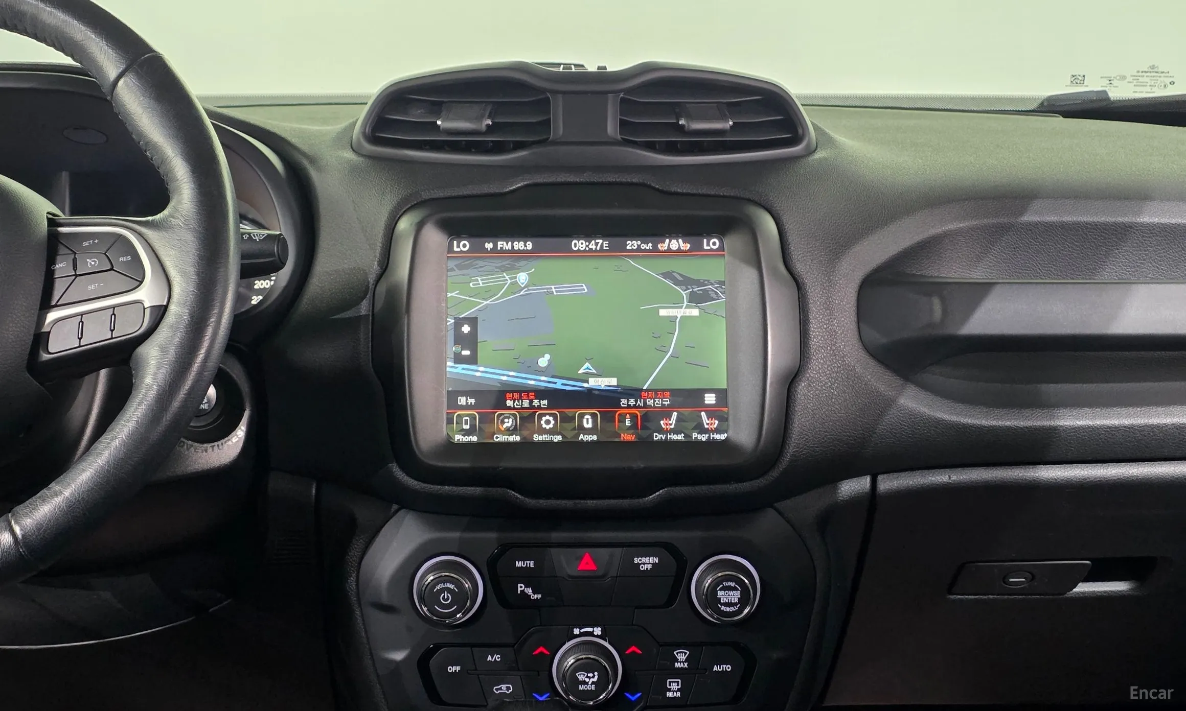 Jeep Renegade превью 16
