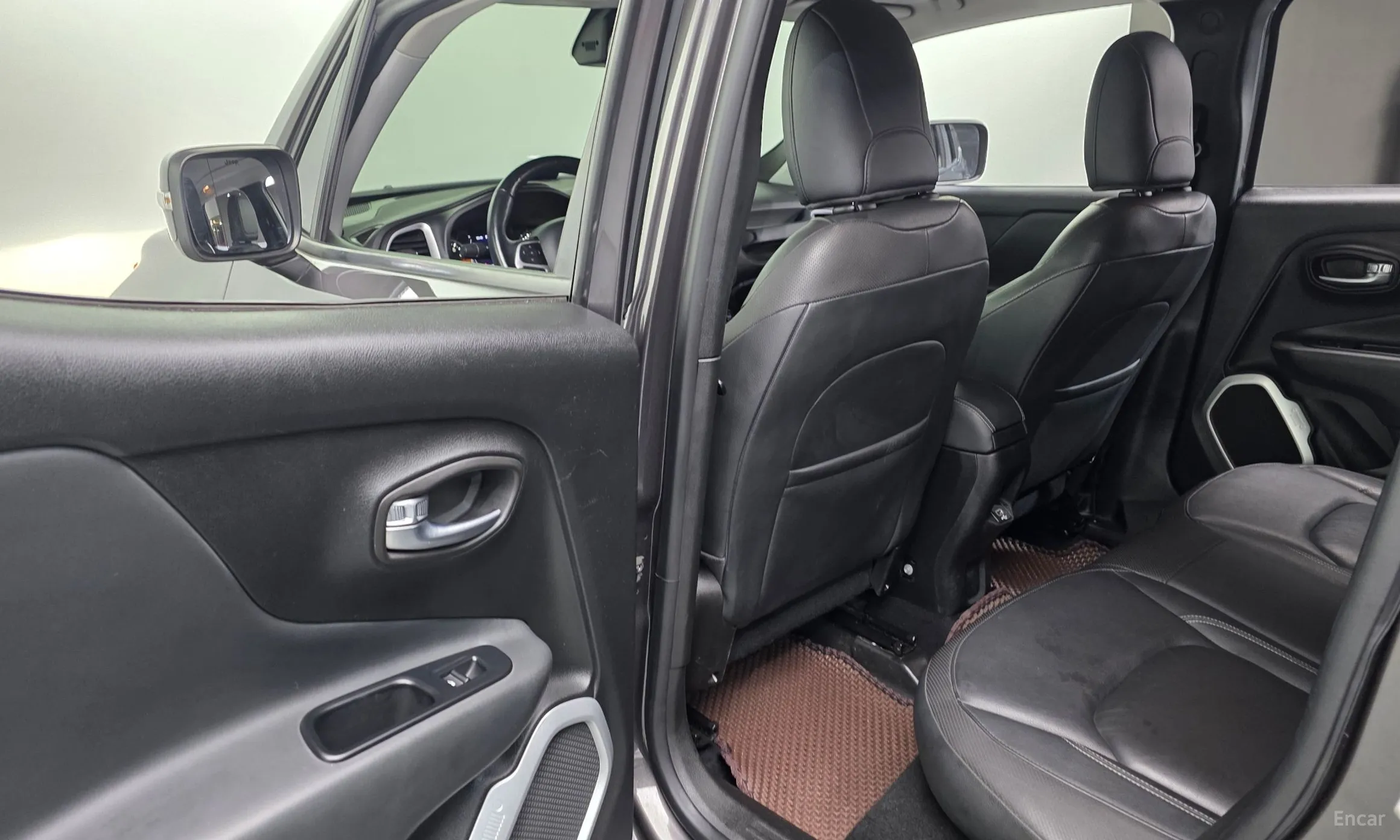 Jeep Renegade превью 18