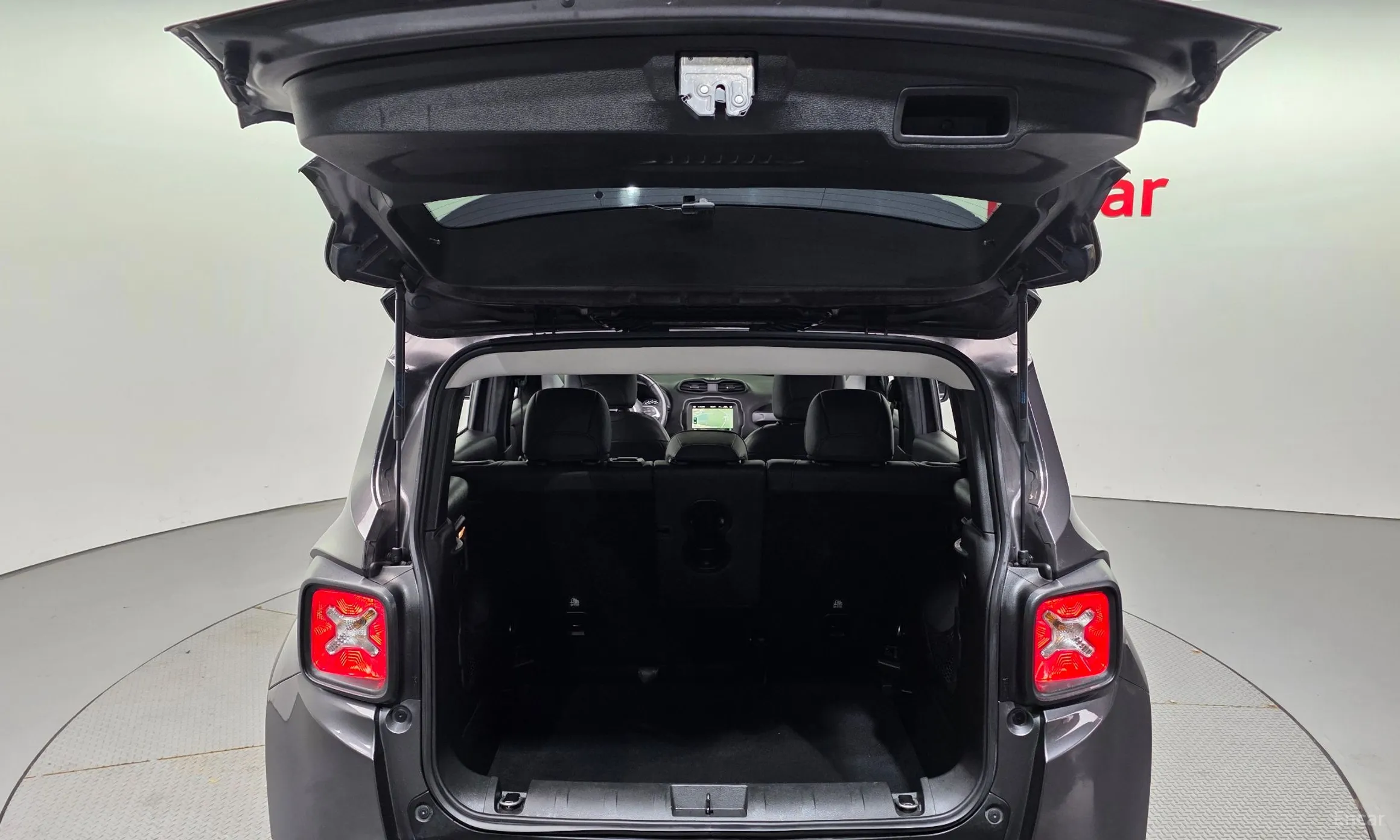 Jeep Renegade превью 20