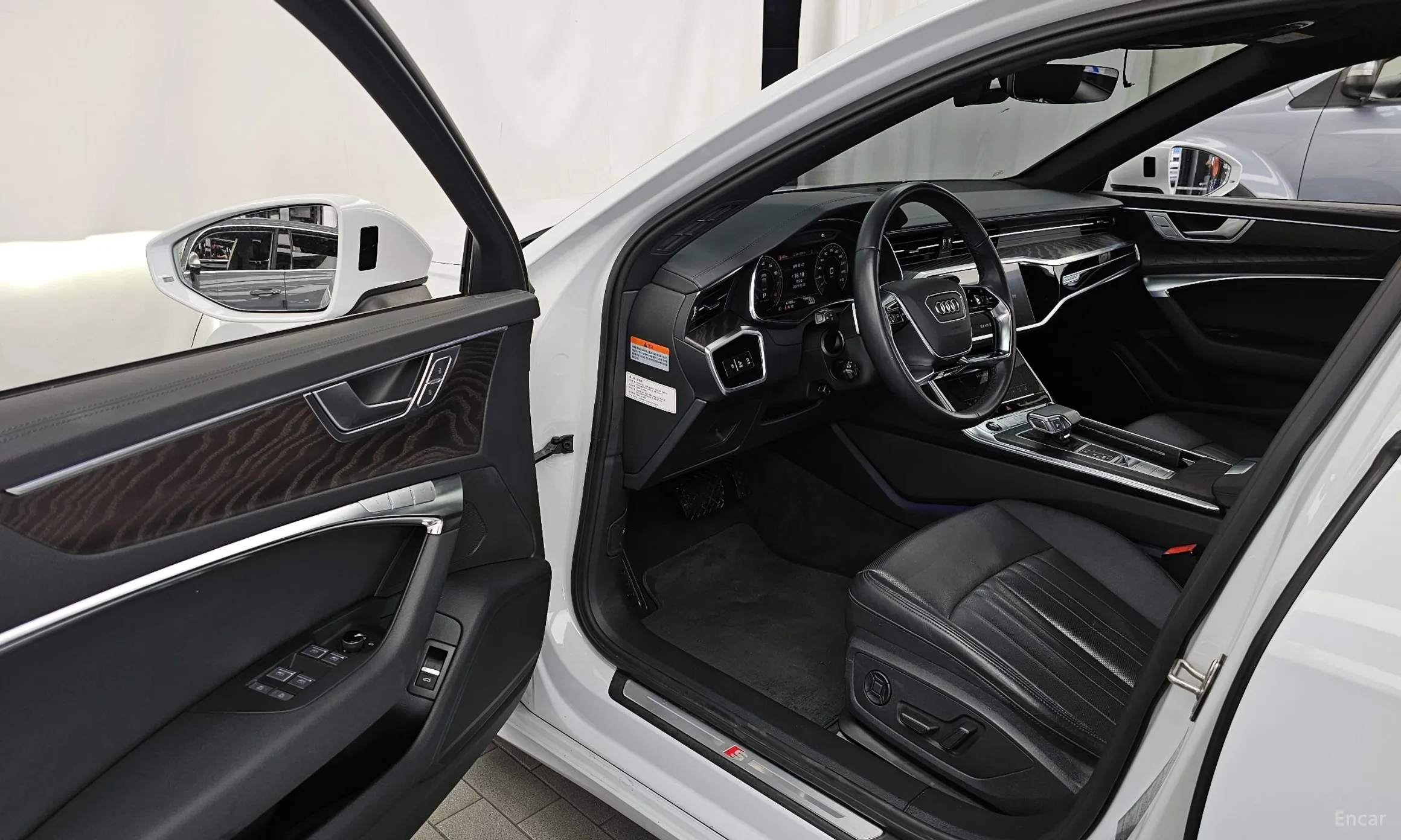 Audi A6 (C8) превью 10