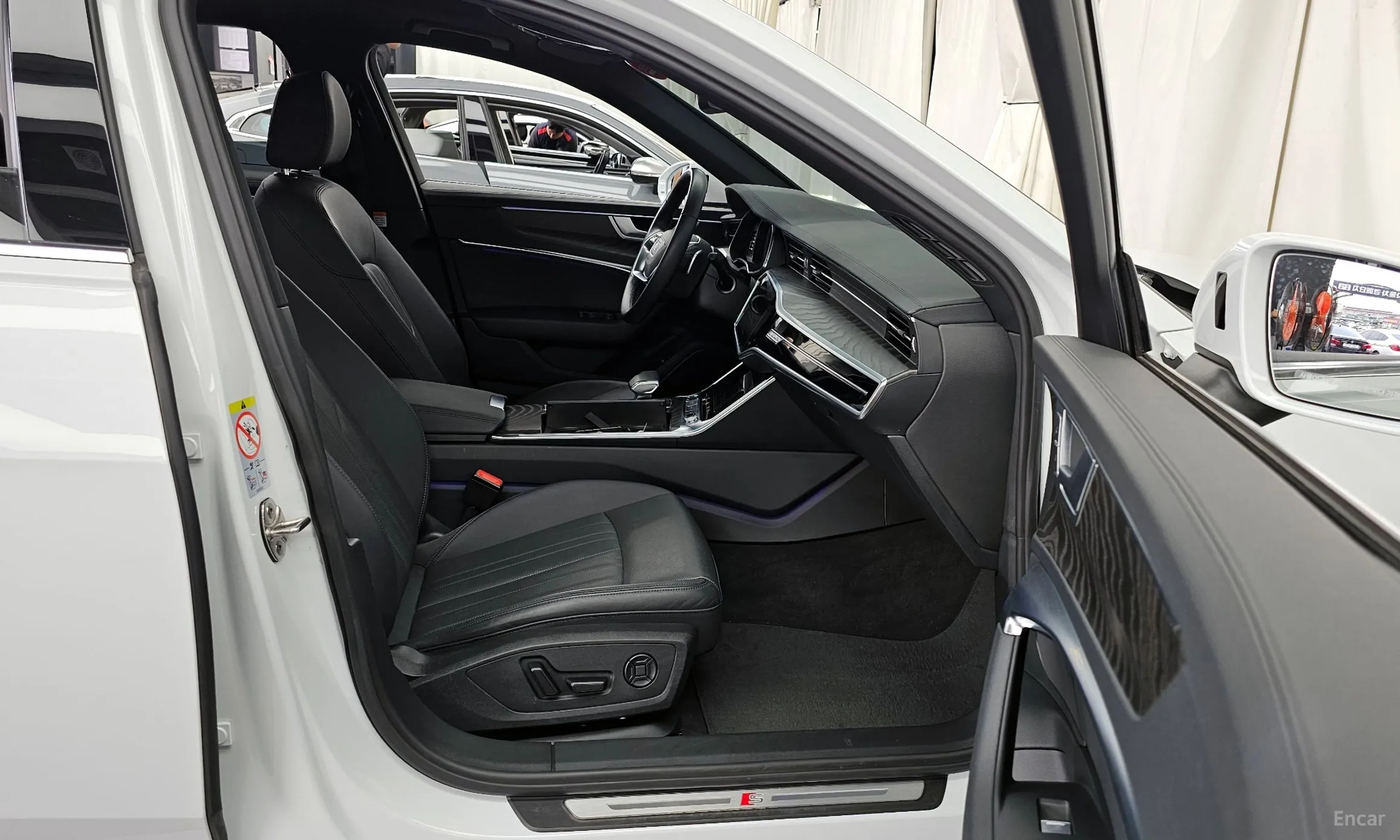 Audi A6 (C8) превью 11