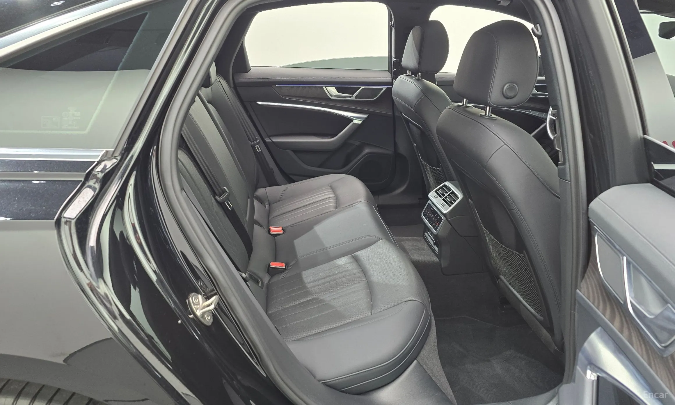 Audi A6 (C8) превью 12