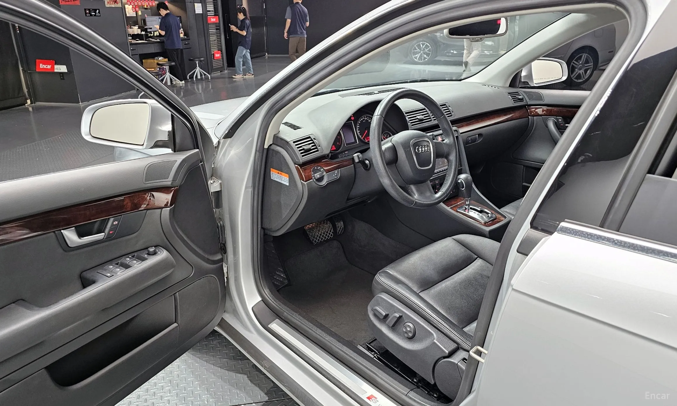Audi New A4 превью 11