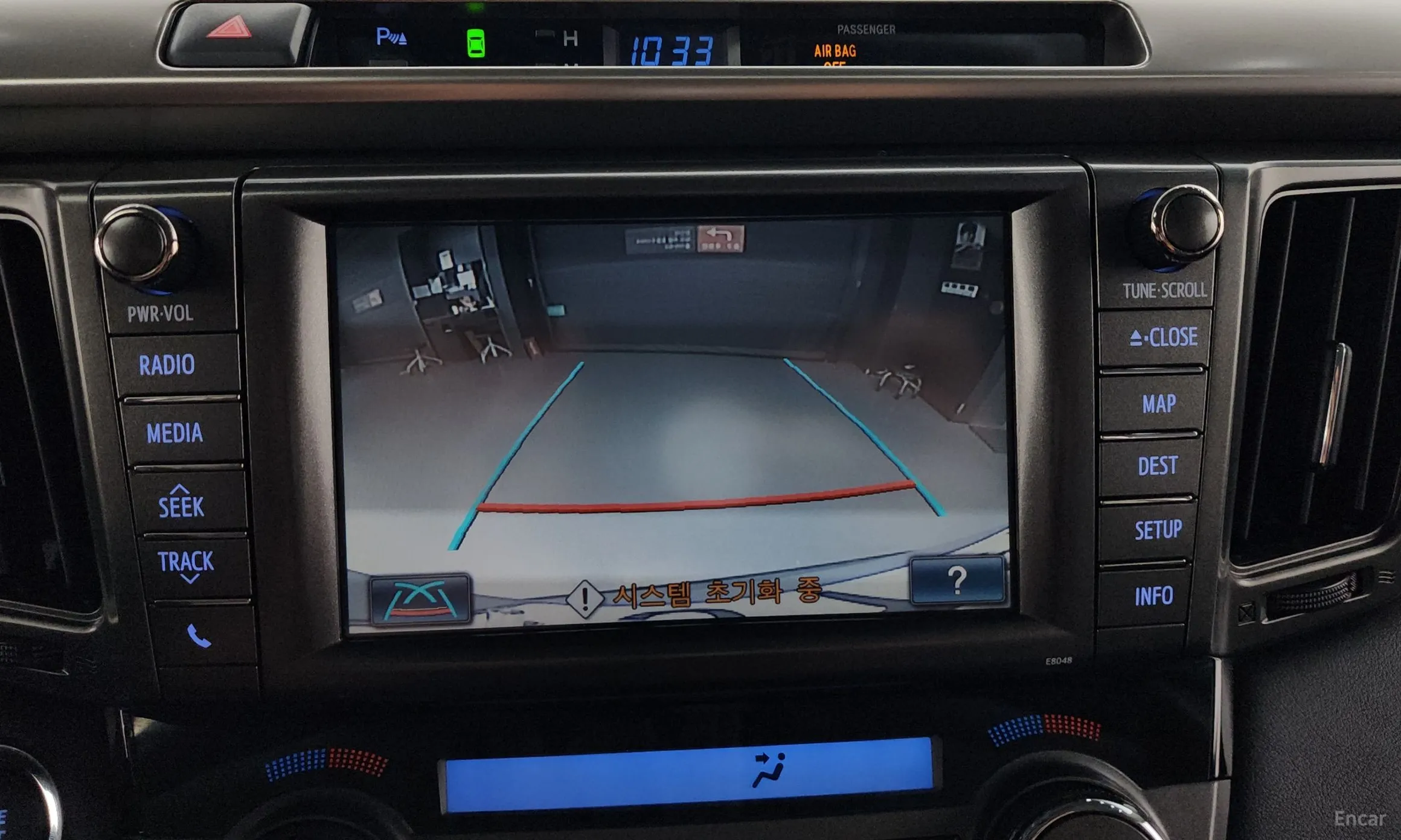 Toyota RAV4 превью 17