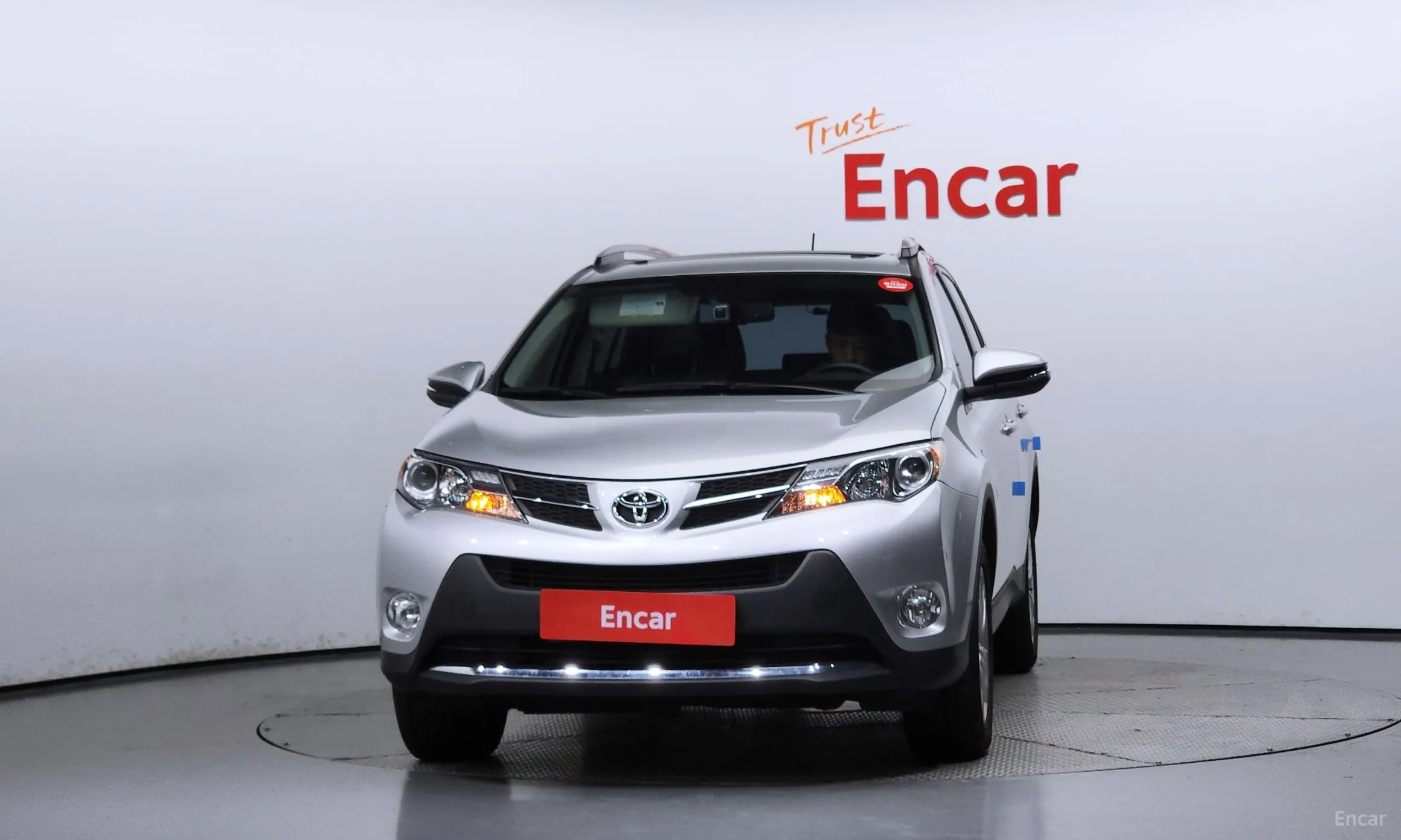 Toyota RAV4 превью 3
