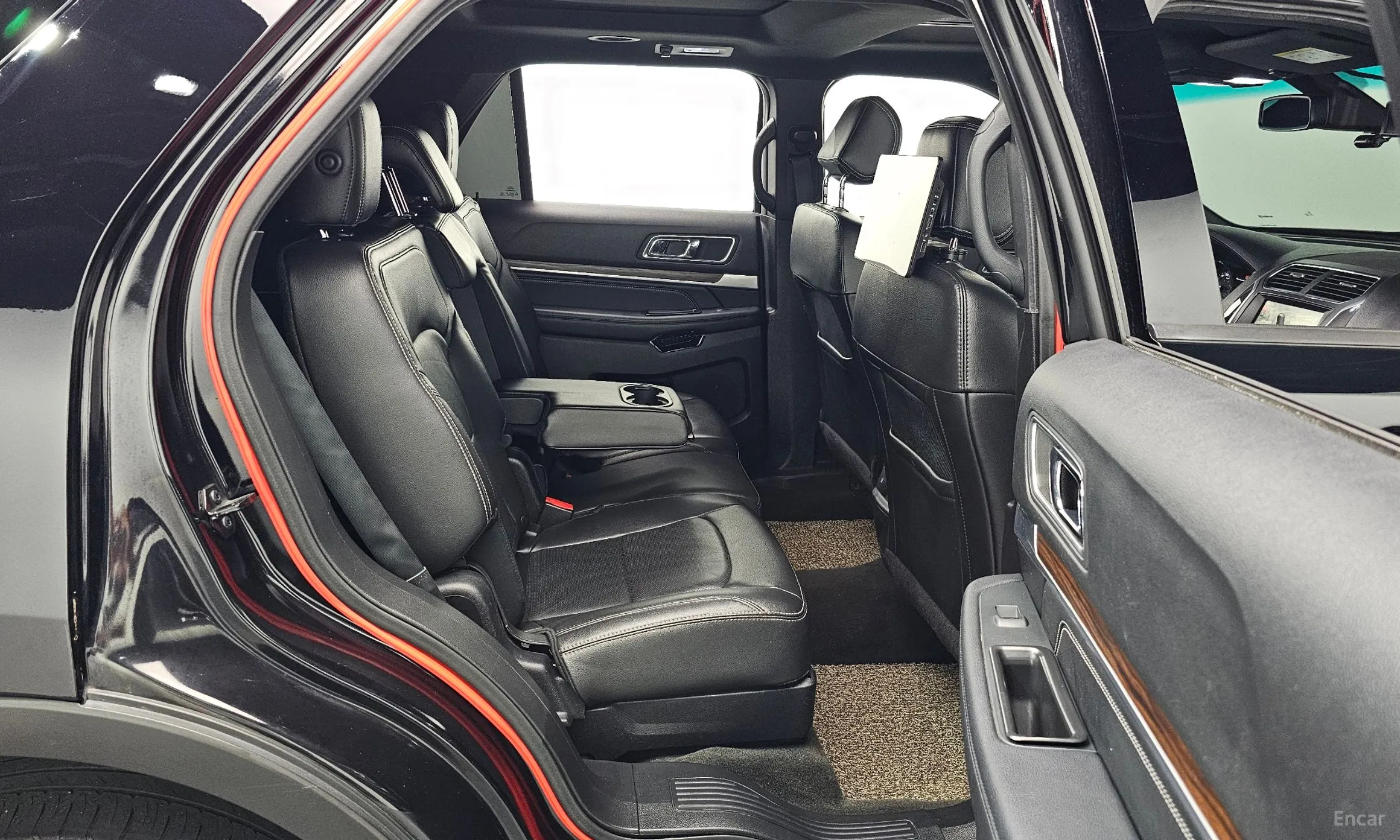 Ford Explorer превью 11