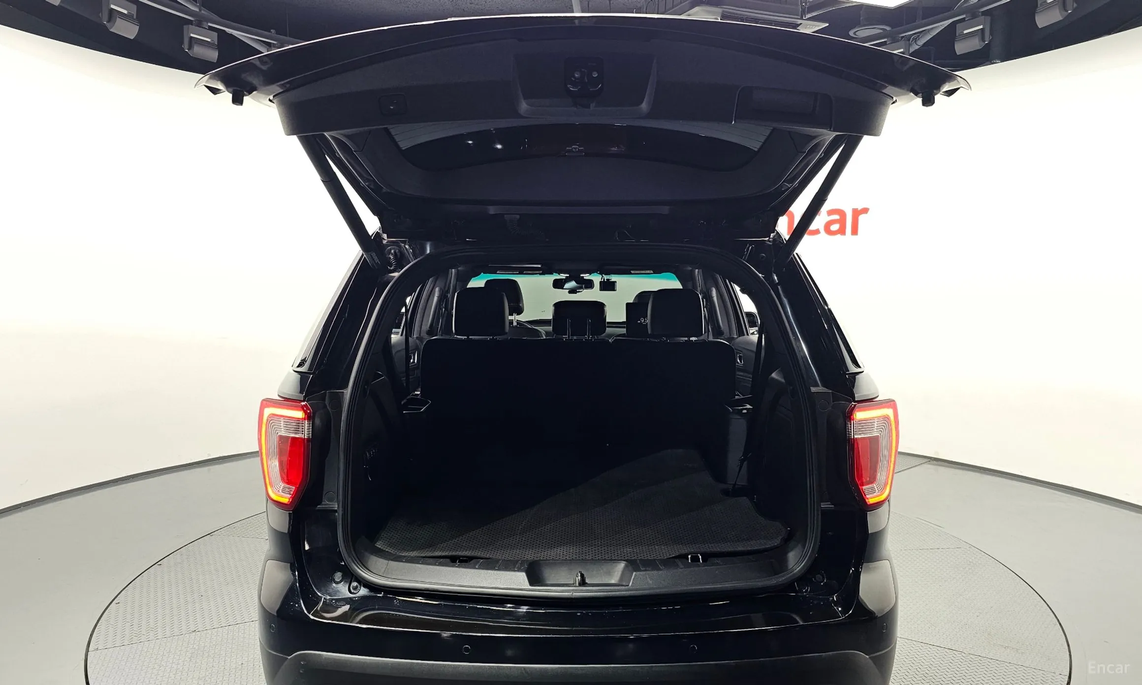 Ford Explorer превью 20