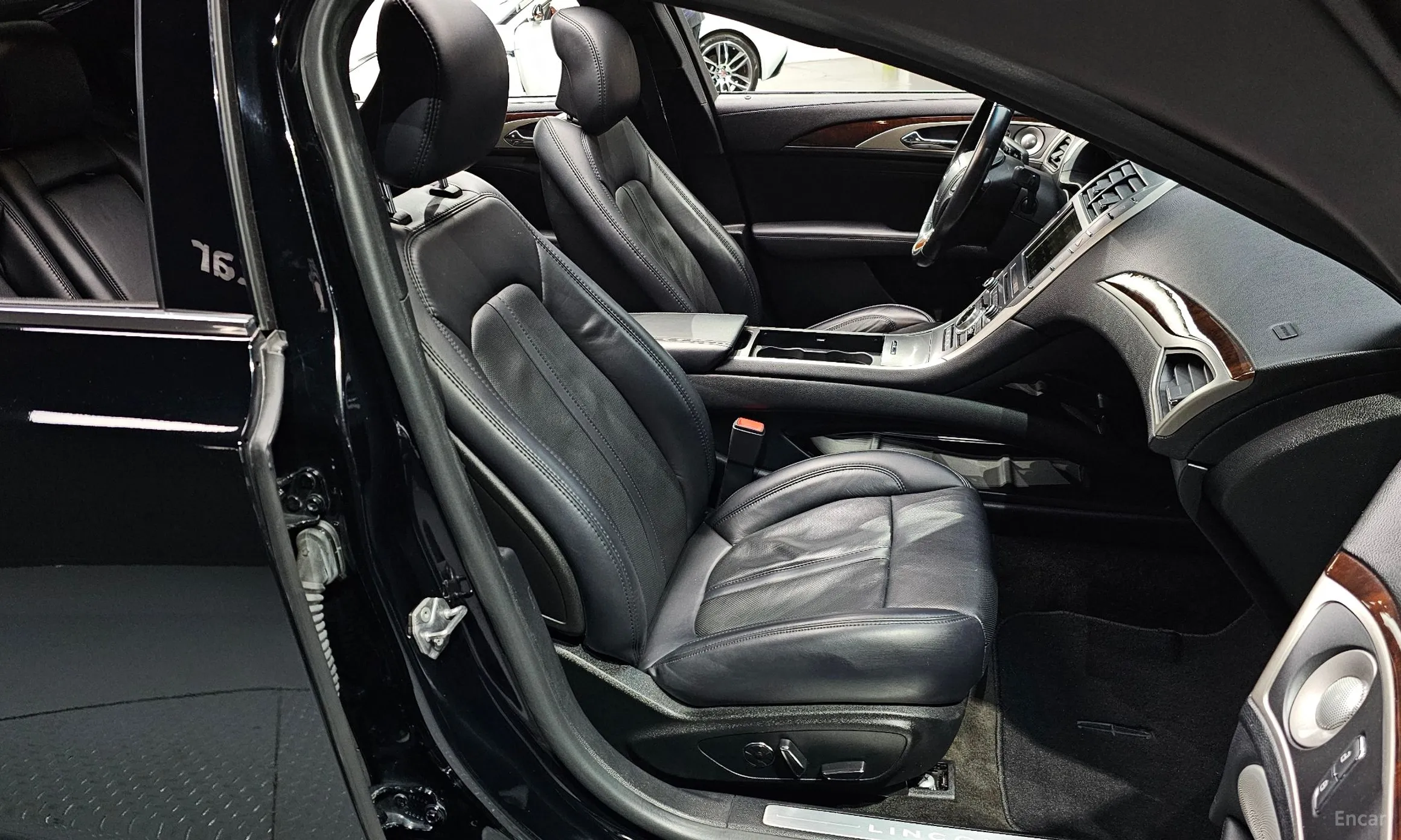 Lincoln New MKZ превью 10