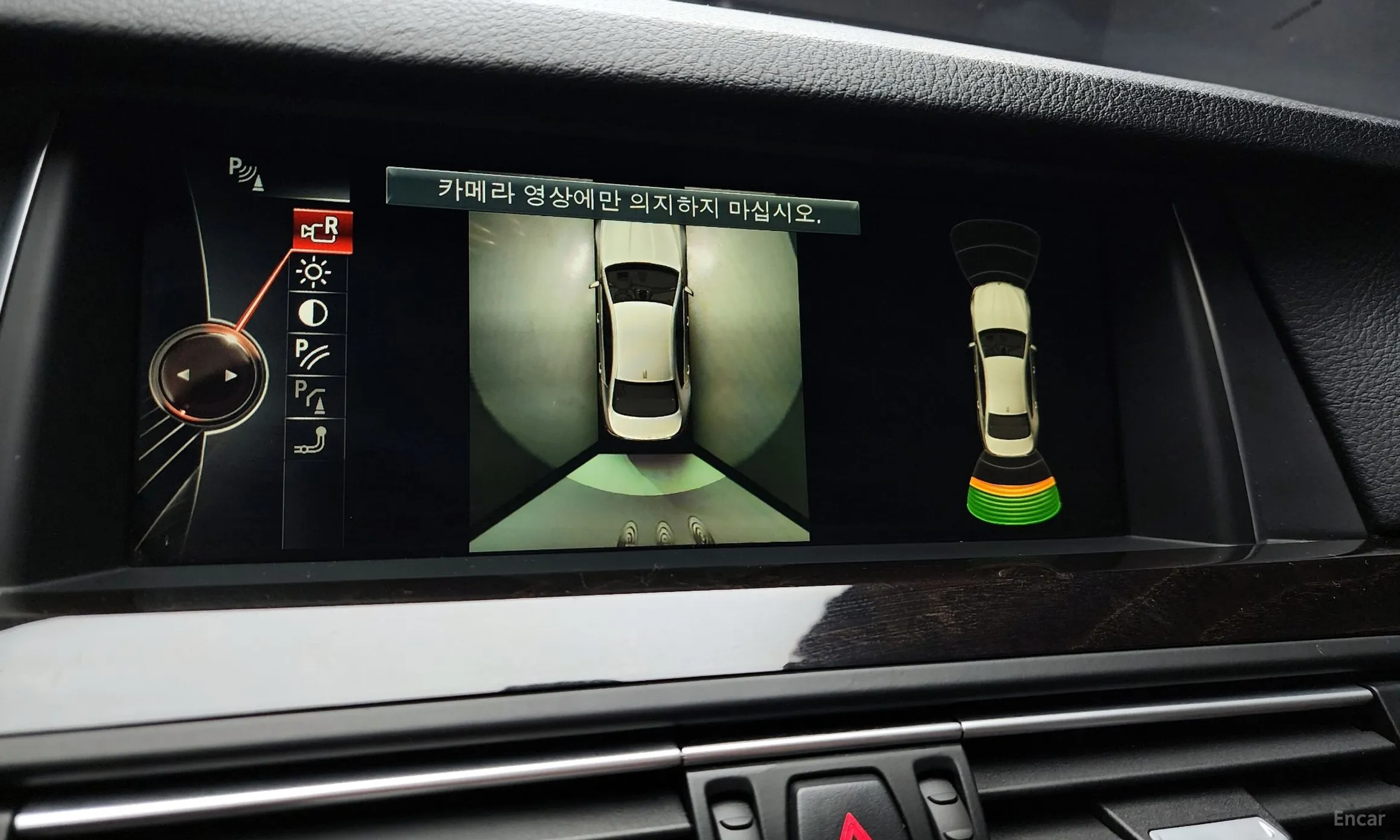 BMW 5 Series (F10) превью 15