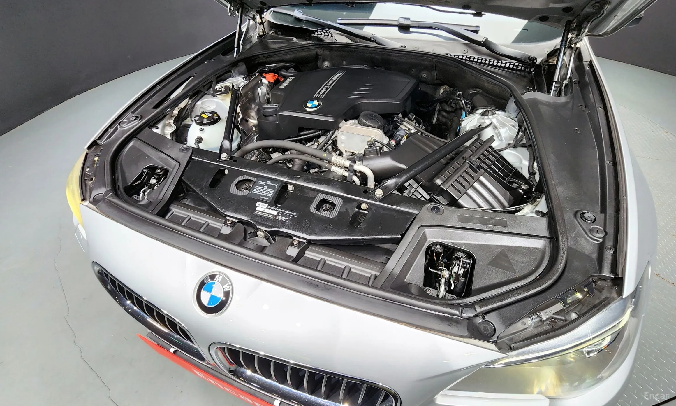 BMW 5 Series (F10) превью 6