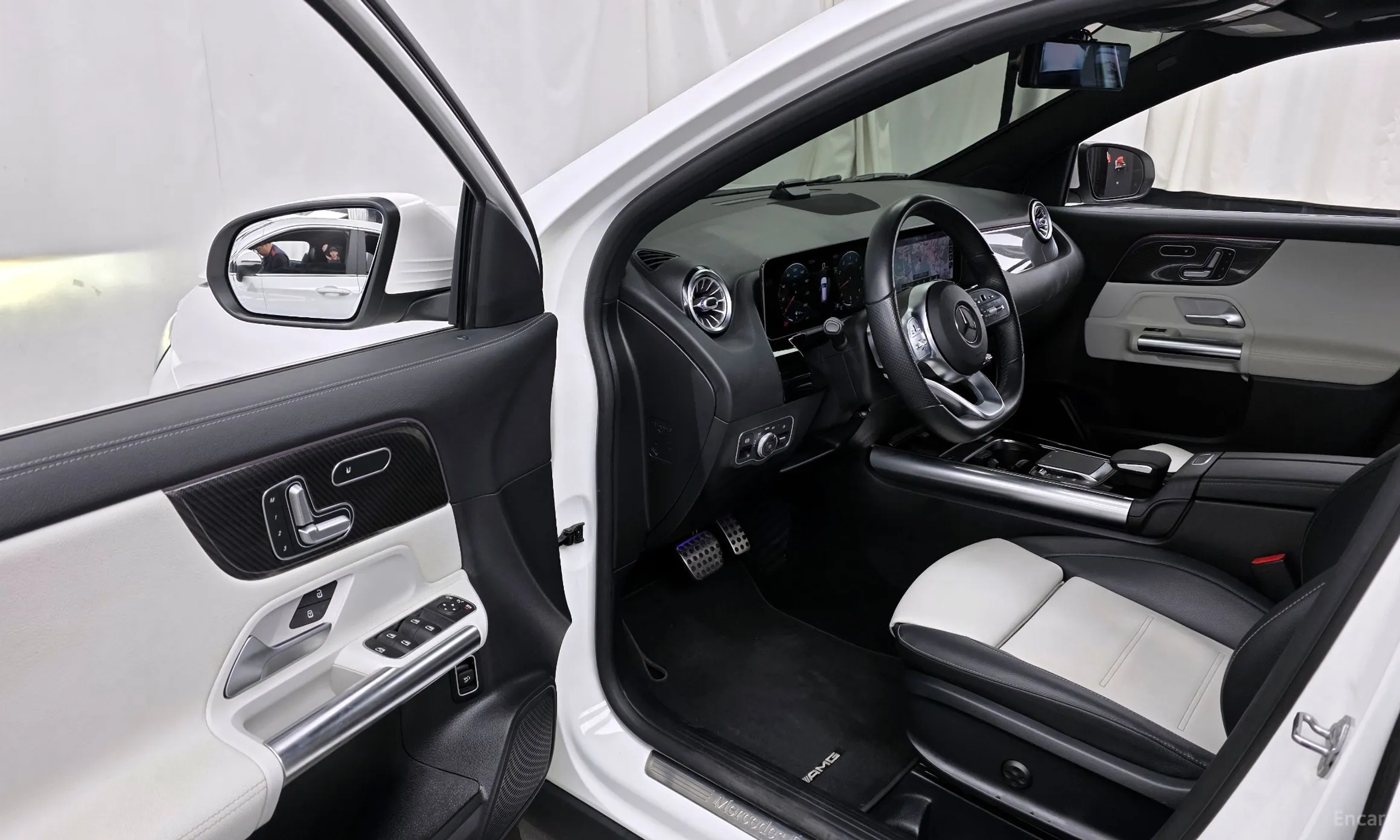 Mercedes Benz GLA-Class H247 превью 10