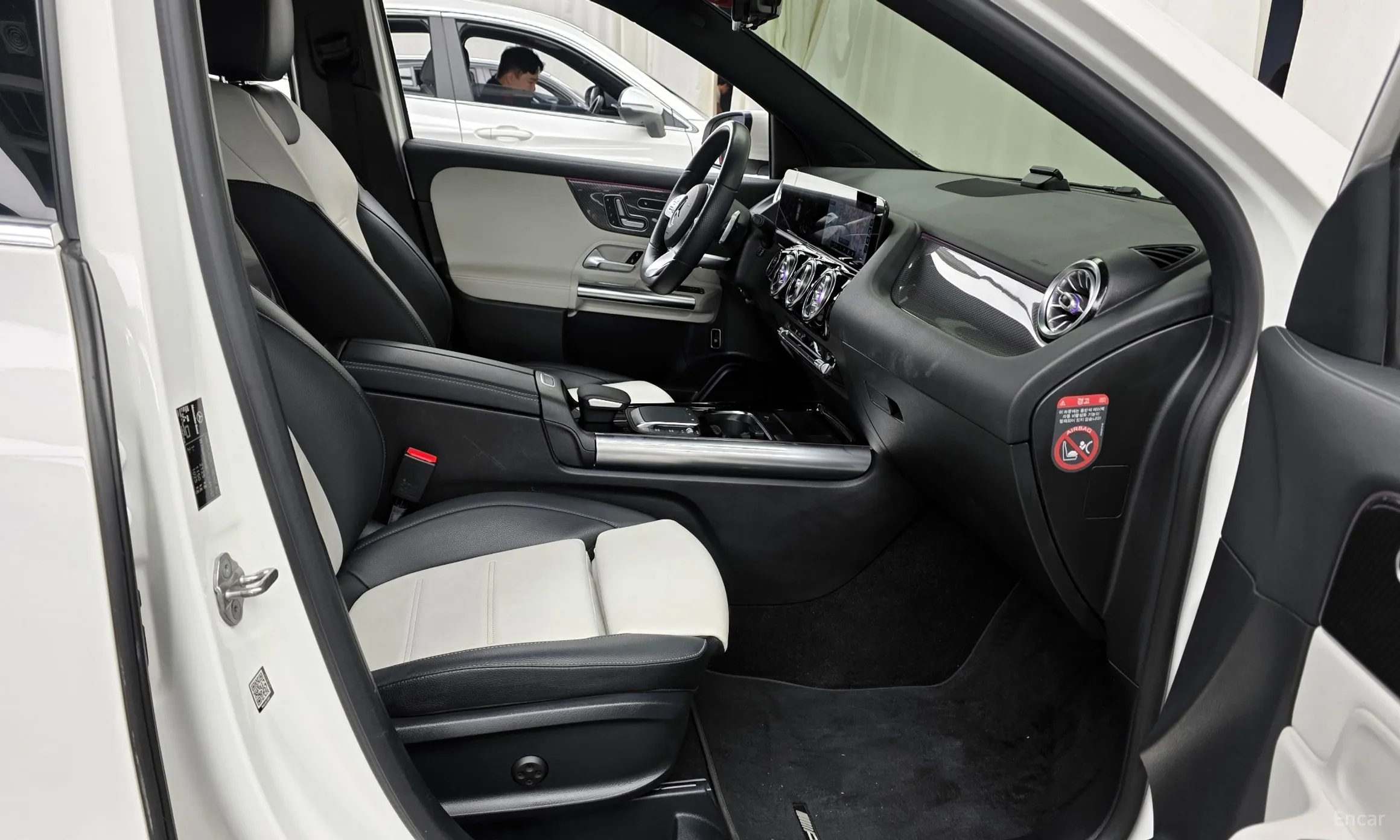 Mercedes Benz GLA-Class H247 превью 11
