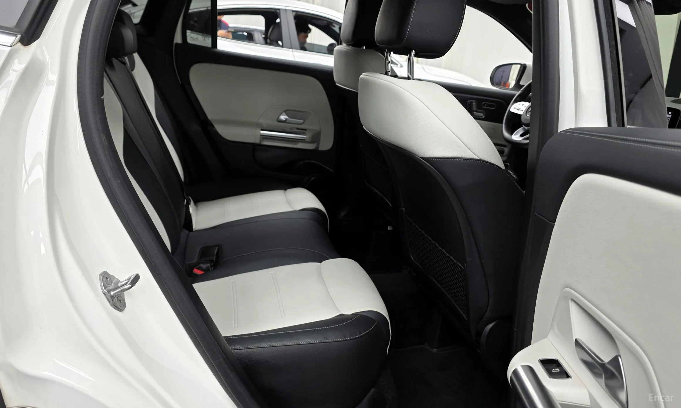Mercedes Benz GLA-Class H247 превью 12