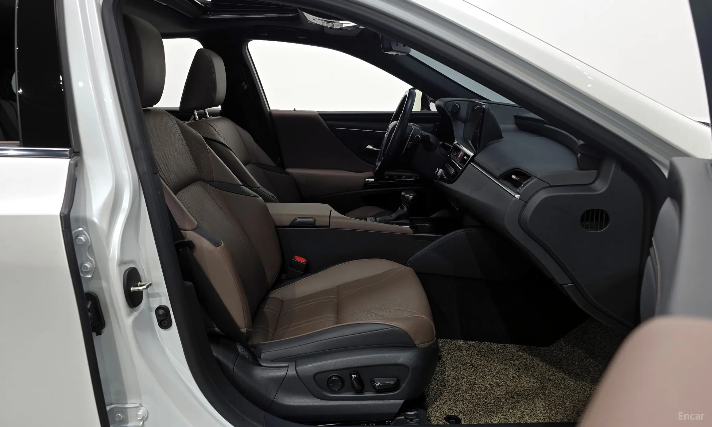 Lexus ES300h 7th Generation превью 10