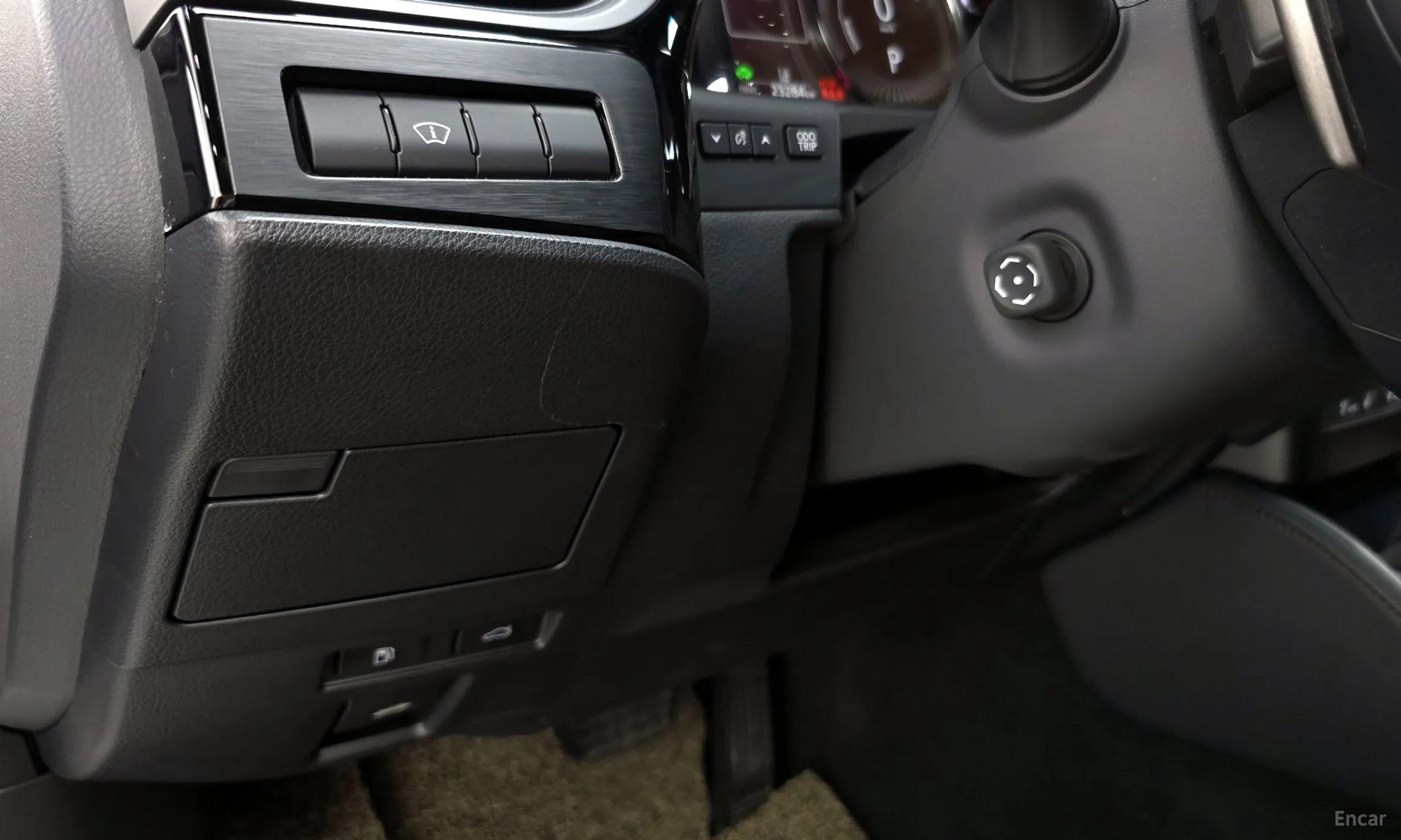 Lexus ES300h 7th Generation превью 17
