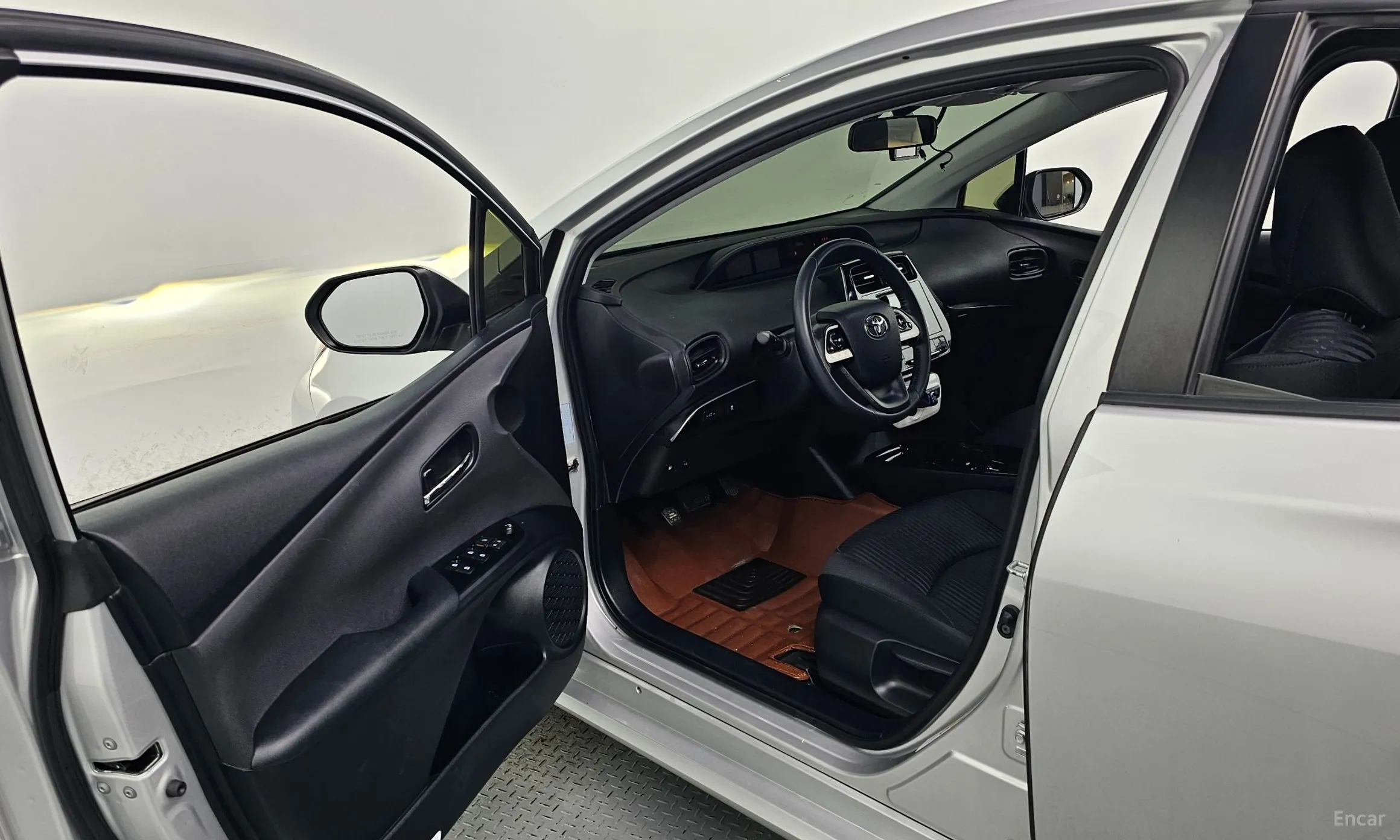 Toyota Prius 4th Generation превью 10