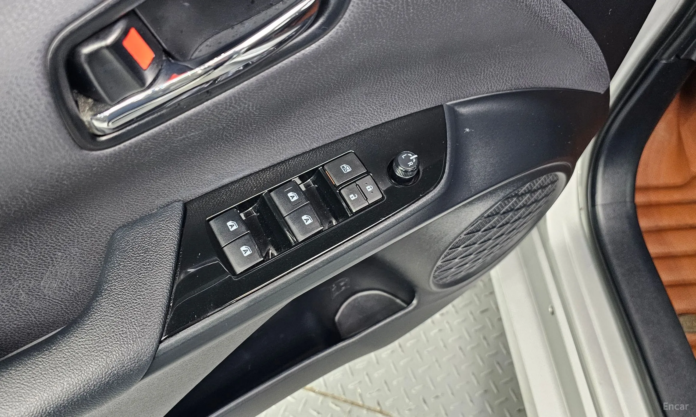 Toyota Prius 4th Generation превью 11