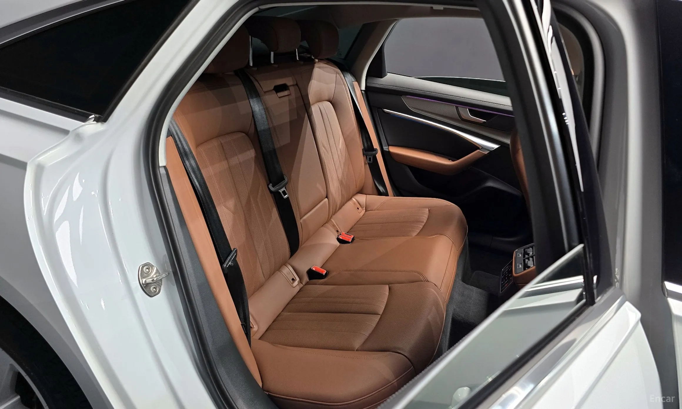 Audi A6 (C8) превью 12
