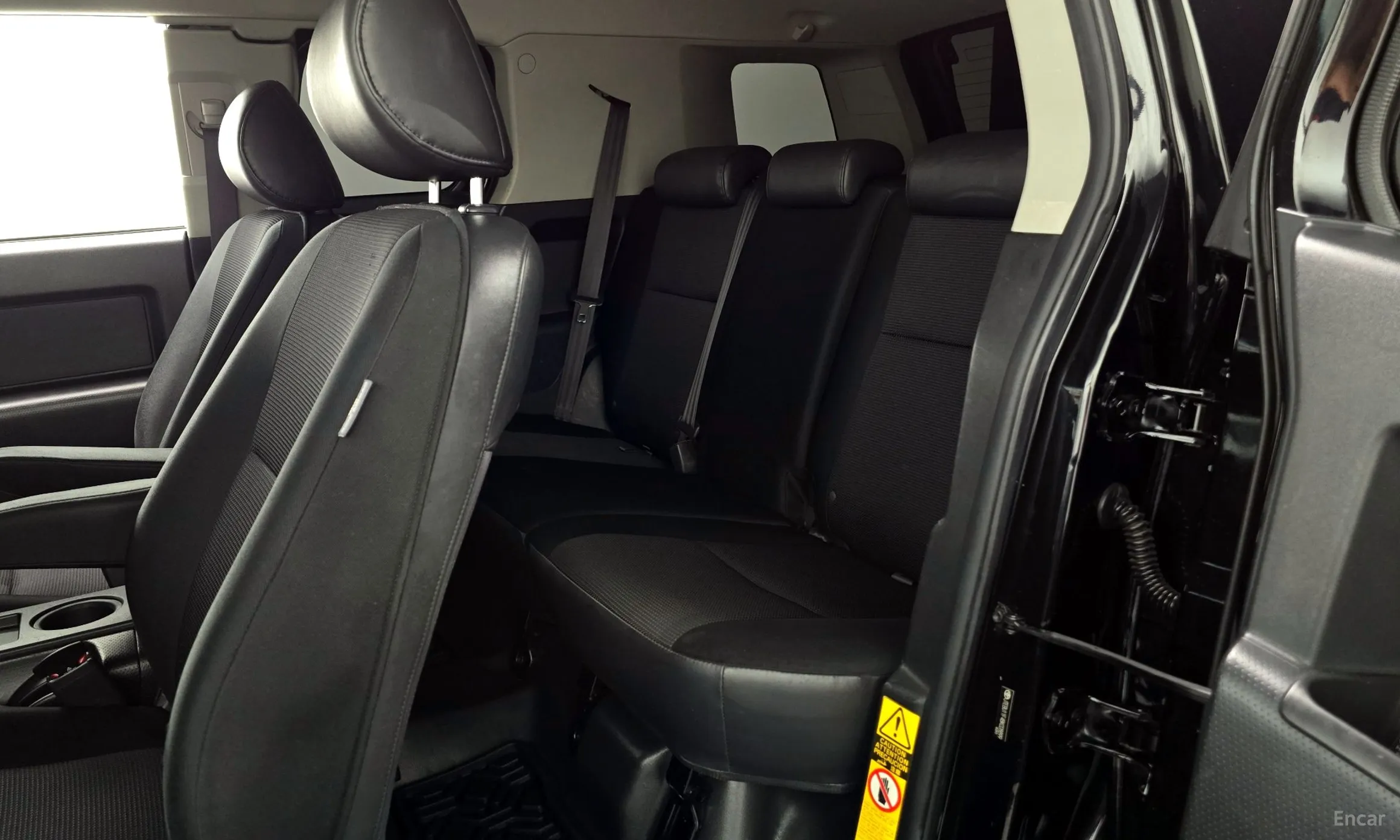 Toyota FJ Cruiser превью 12