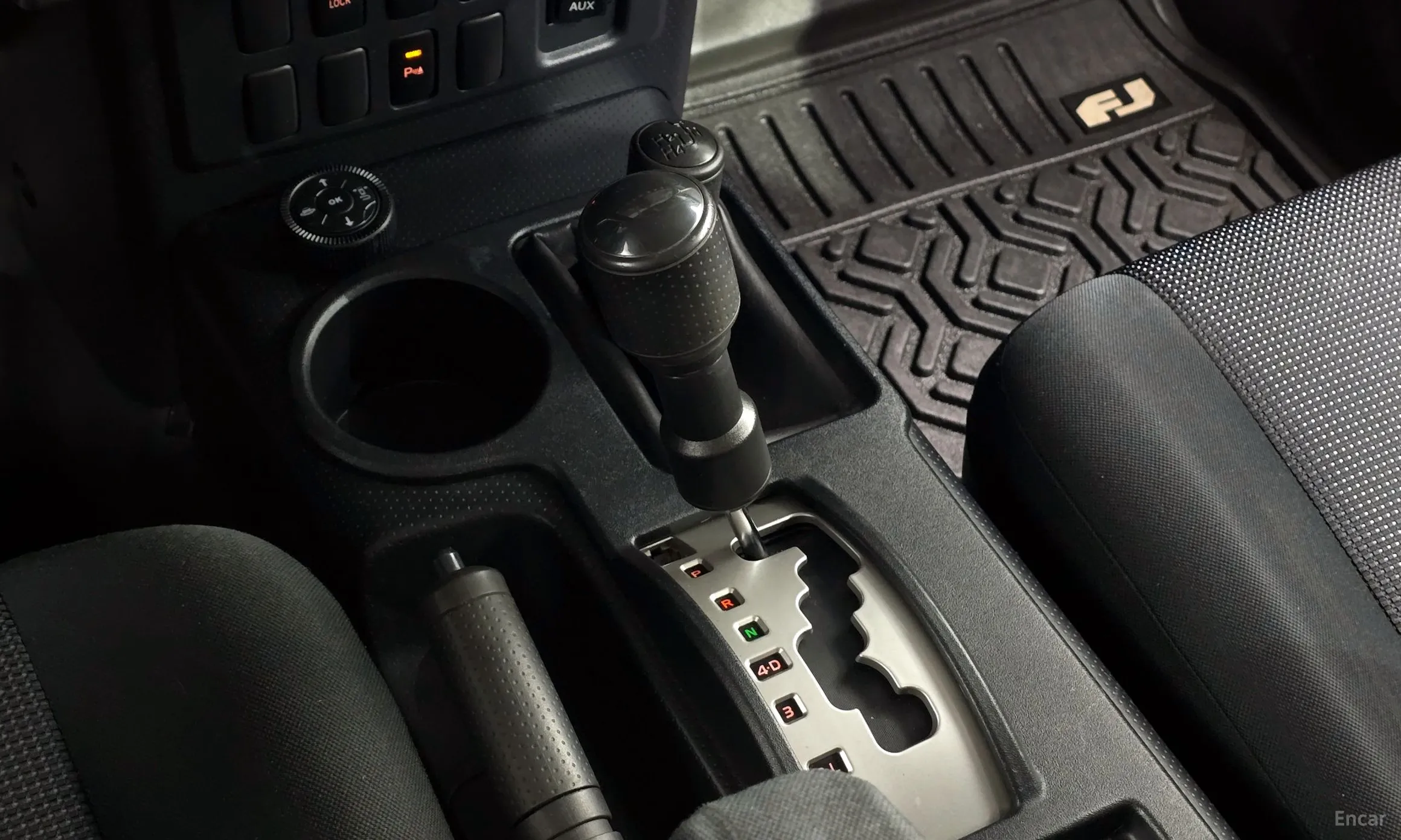 Toyota FJ Cruiser превью 9