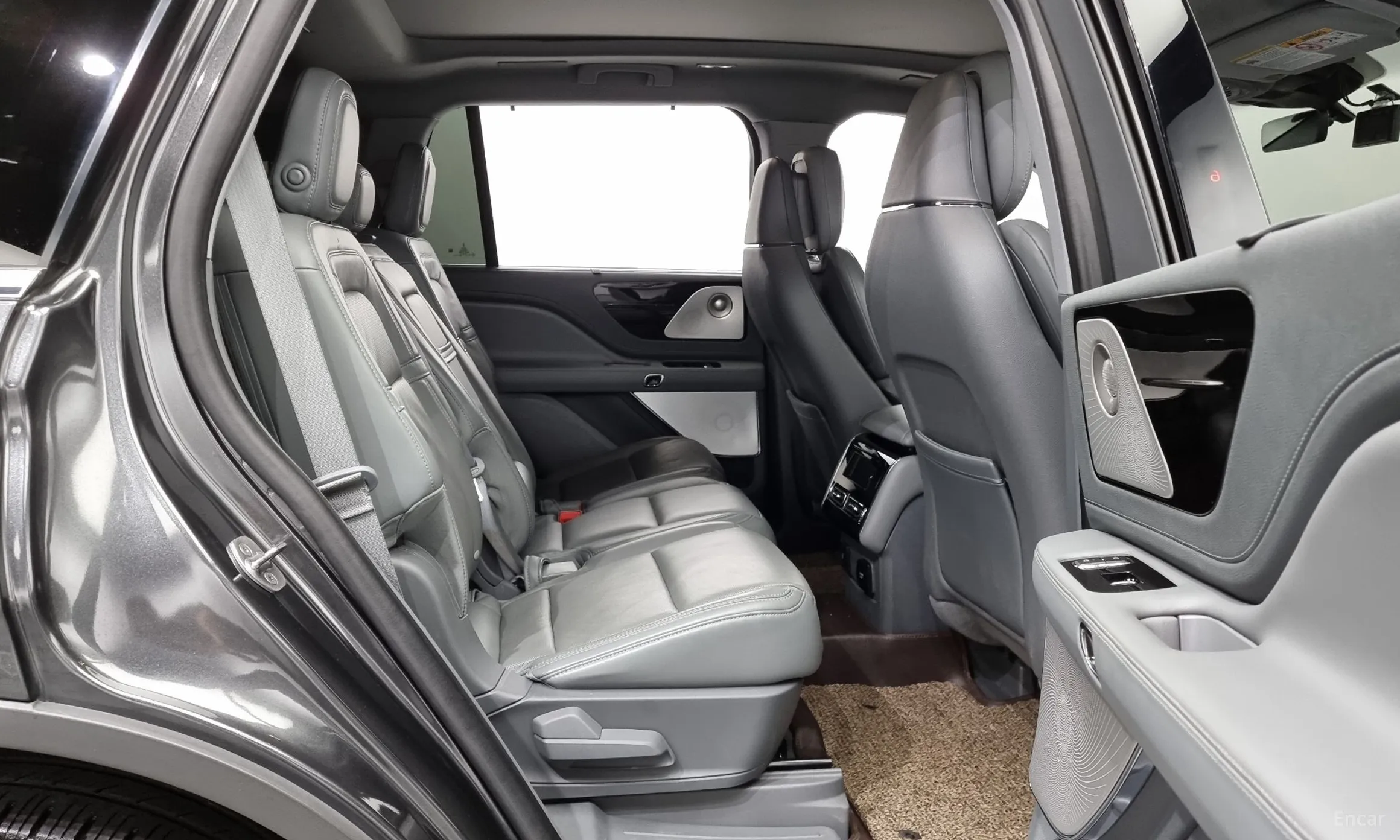 Lincoln Aviator 2nd Generation превью 12