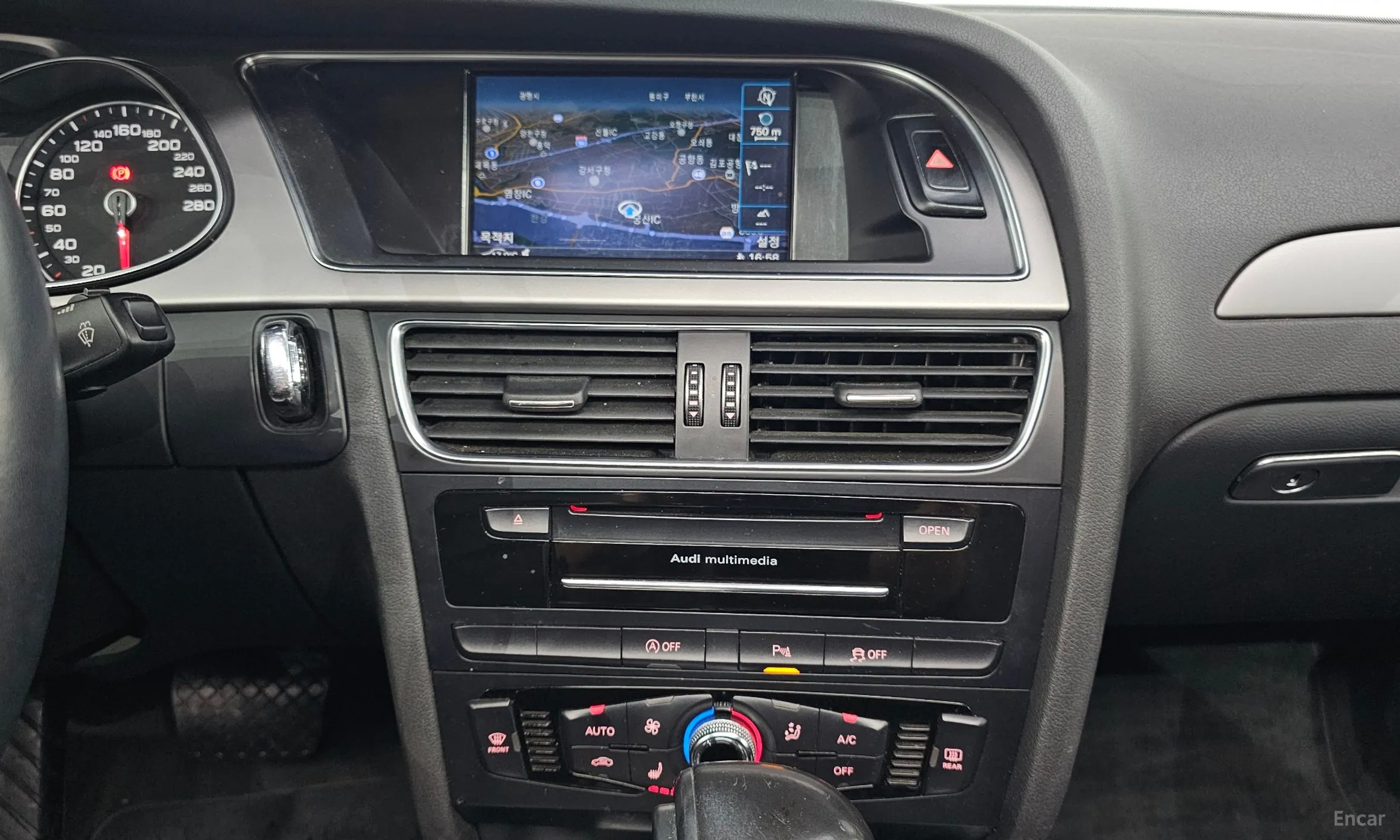 Audi New A4 превью 14