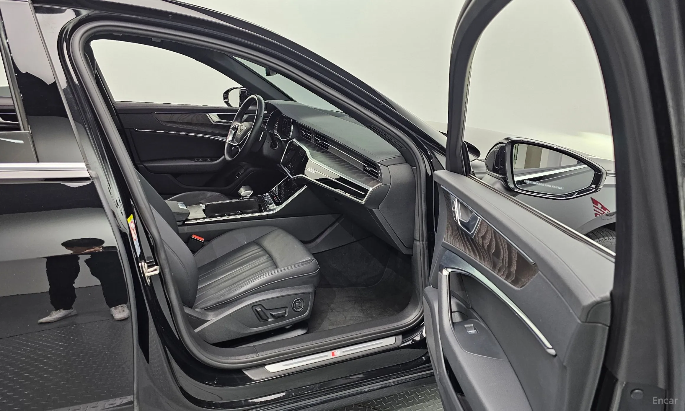 Audi A6 (C8) превью 11