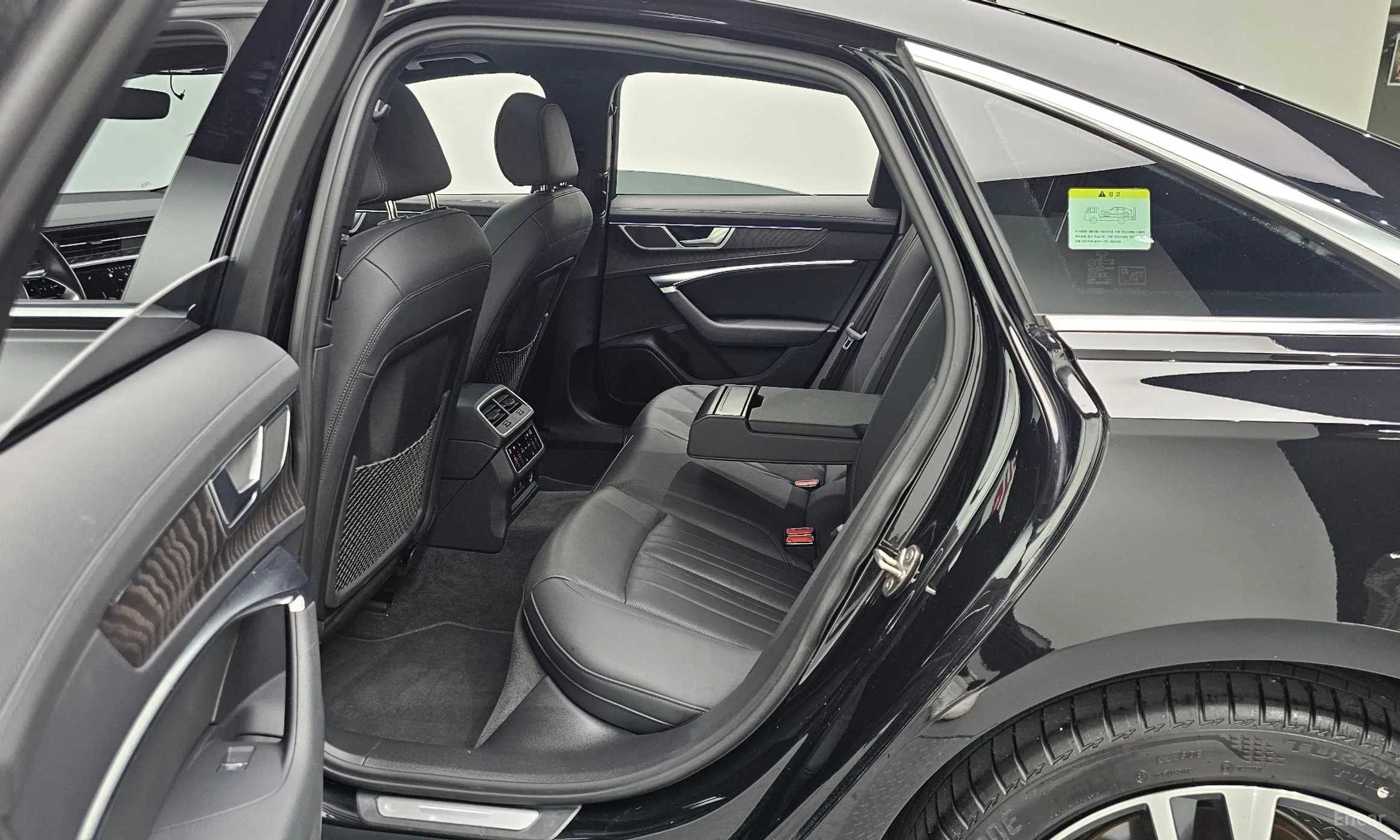 Audi A6 (C8) превью 12