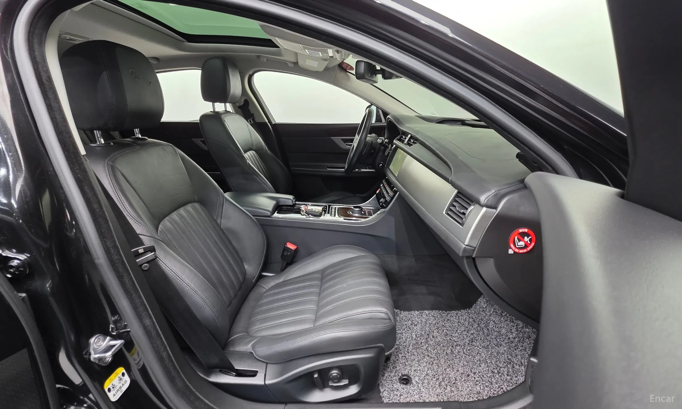 Jaguar XF (x260) превью 10