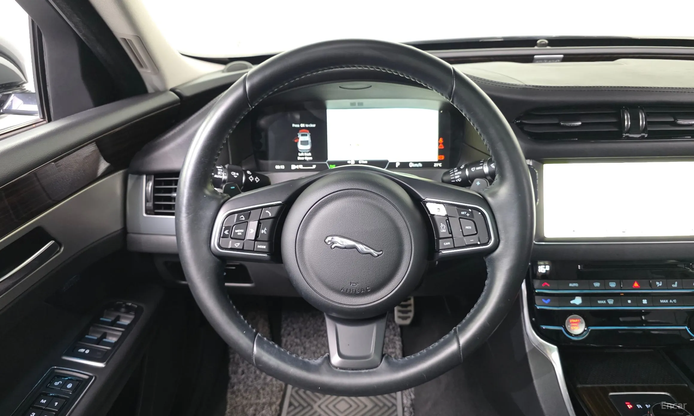 Jaguar XF (x260) превью 14