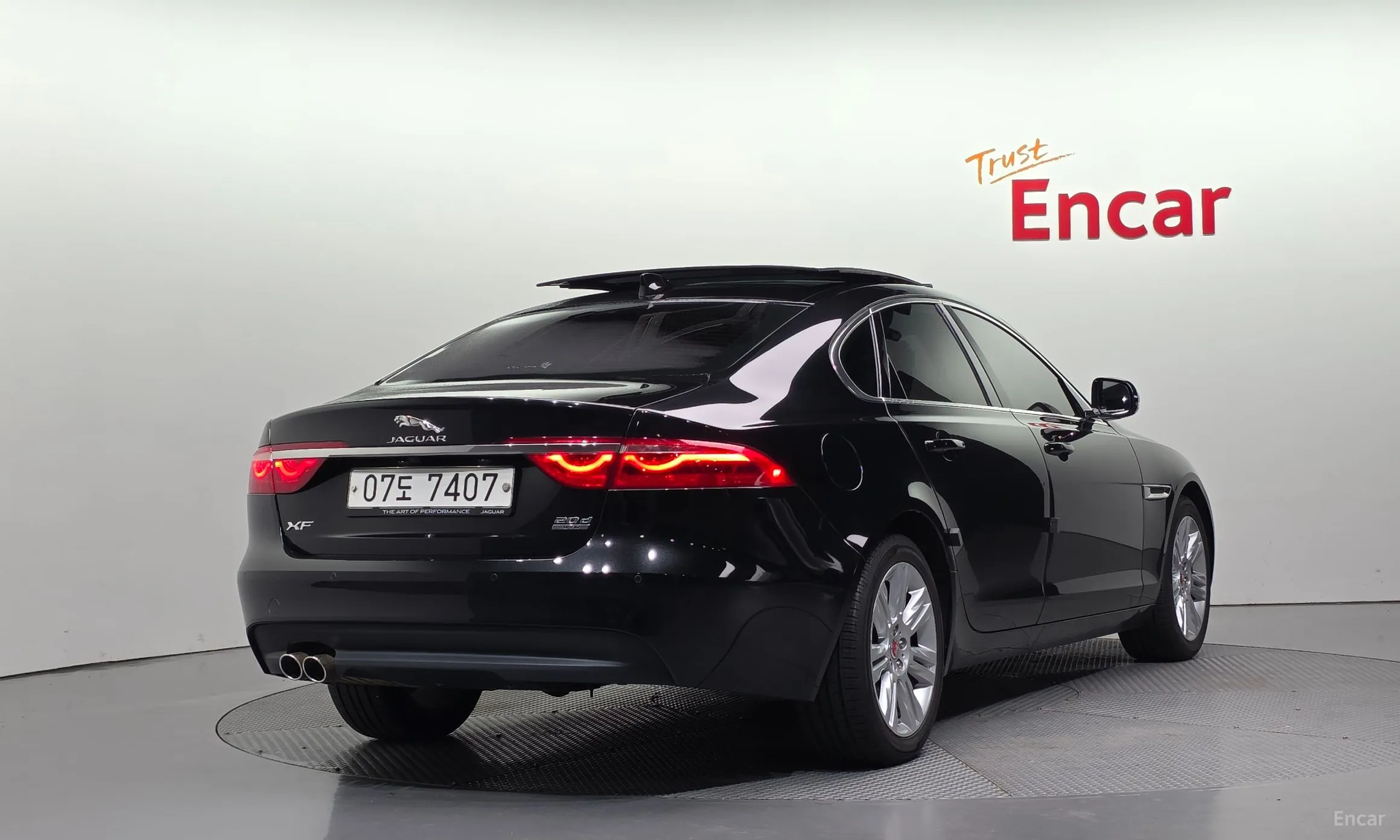 Jaguar XF (x260)