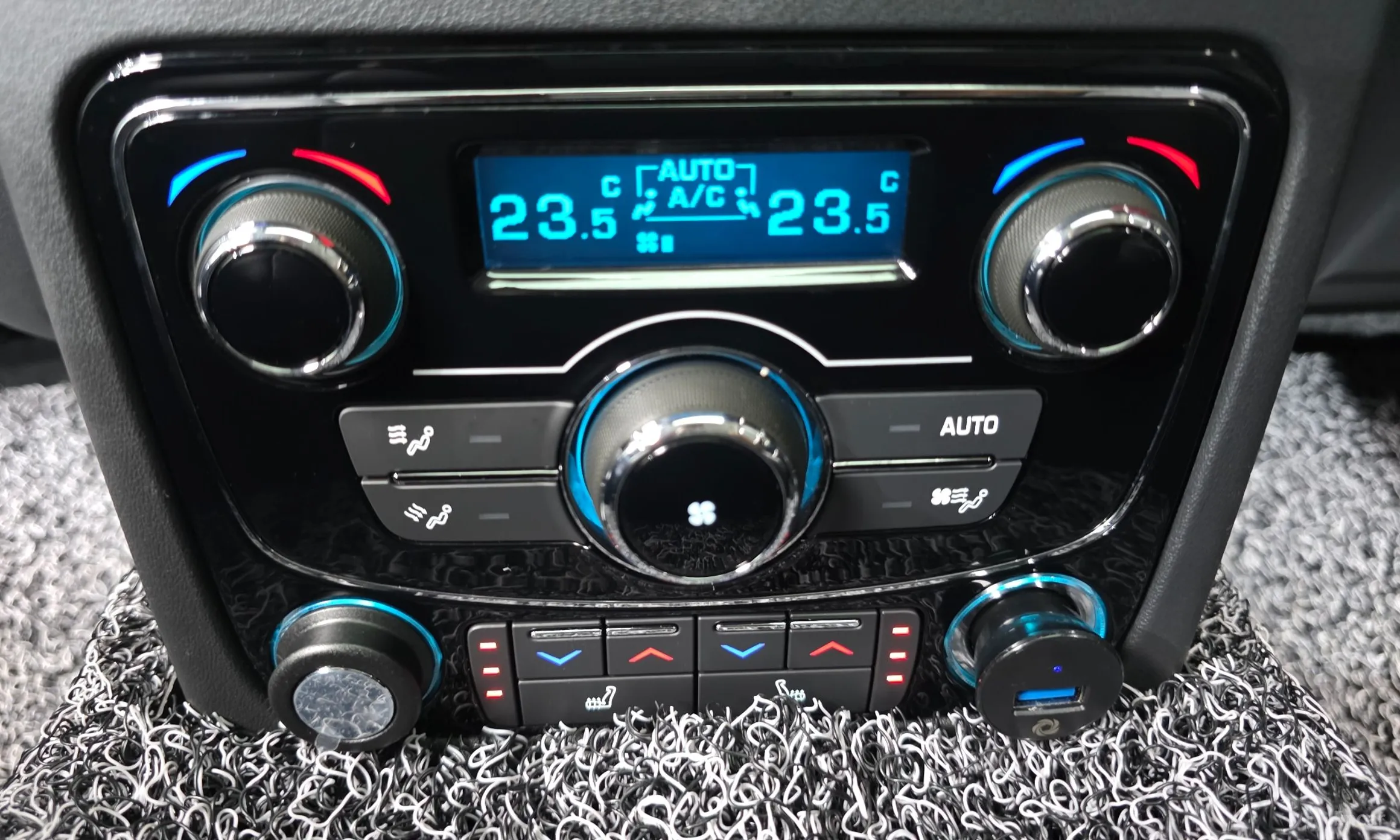 Jaguar XF (x260) превью 19