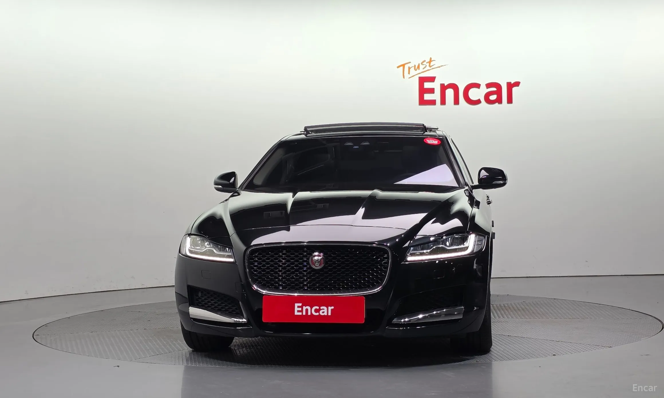 Jaguar XF (x260) превью 3