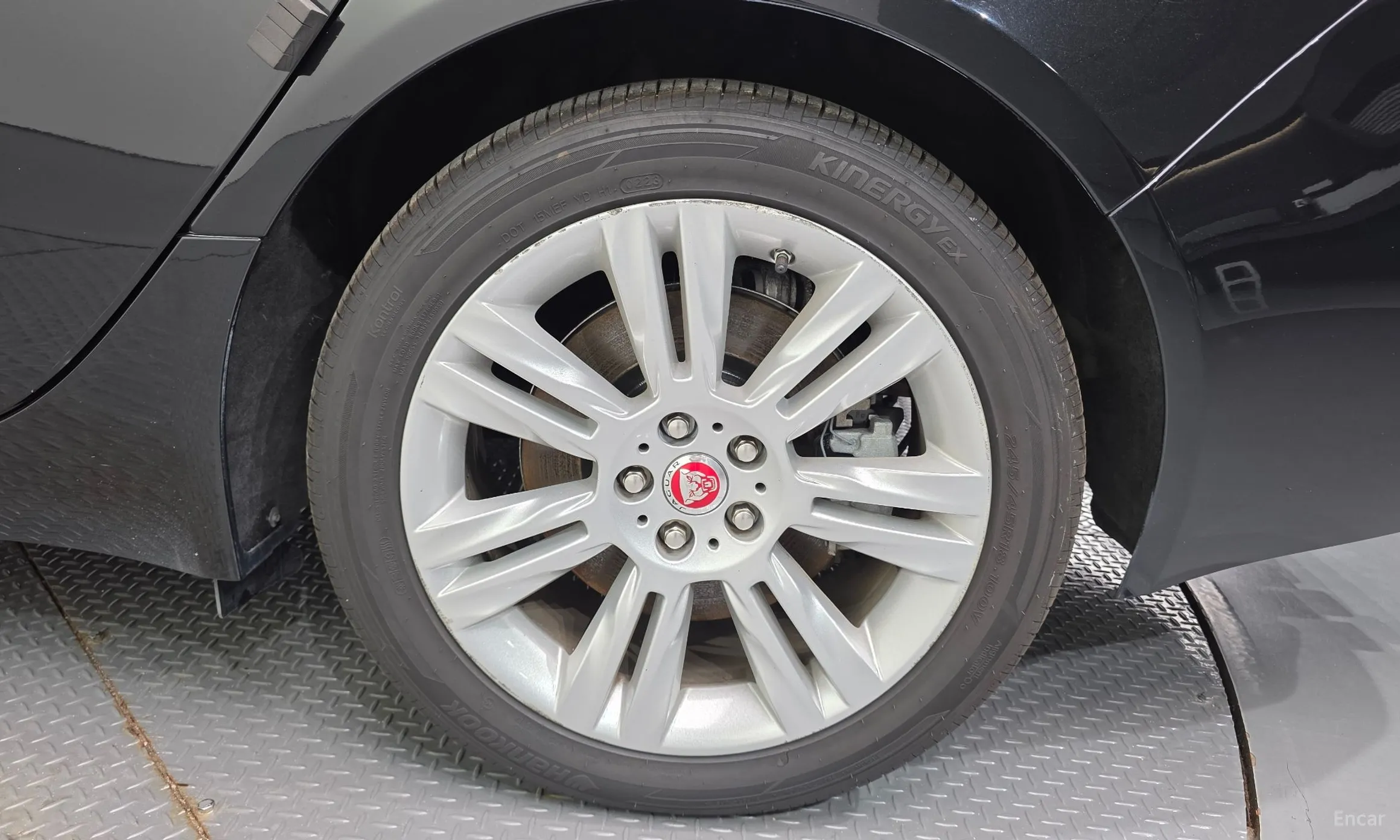Jaguar XF (x260) превью 5