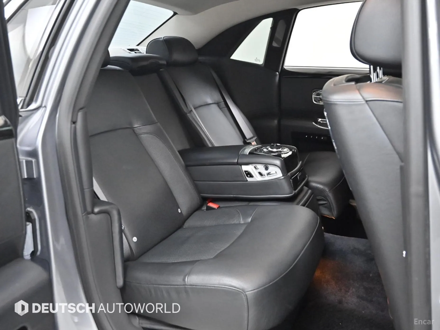 Rolls-Royce Ghost превью 11