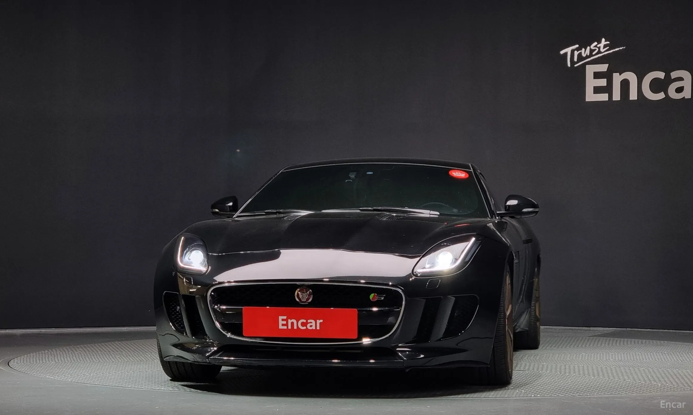 Jaguar F-TYPE превью 3
