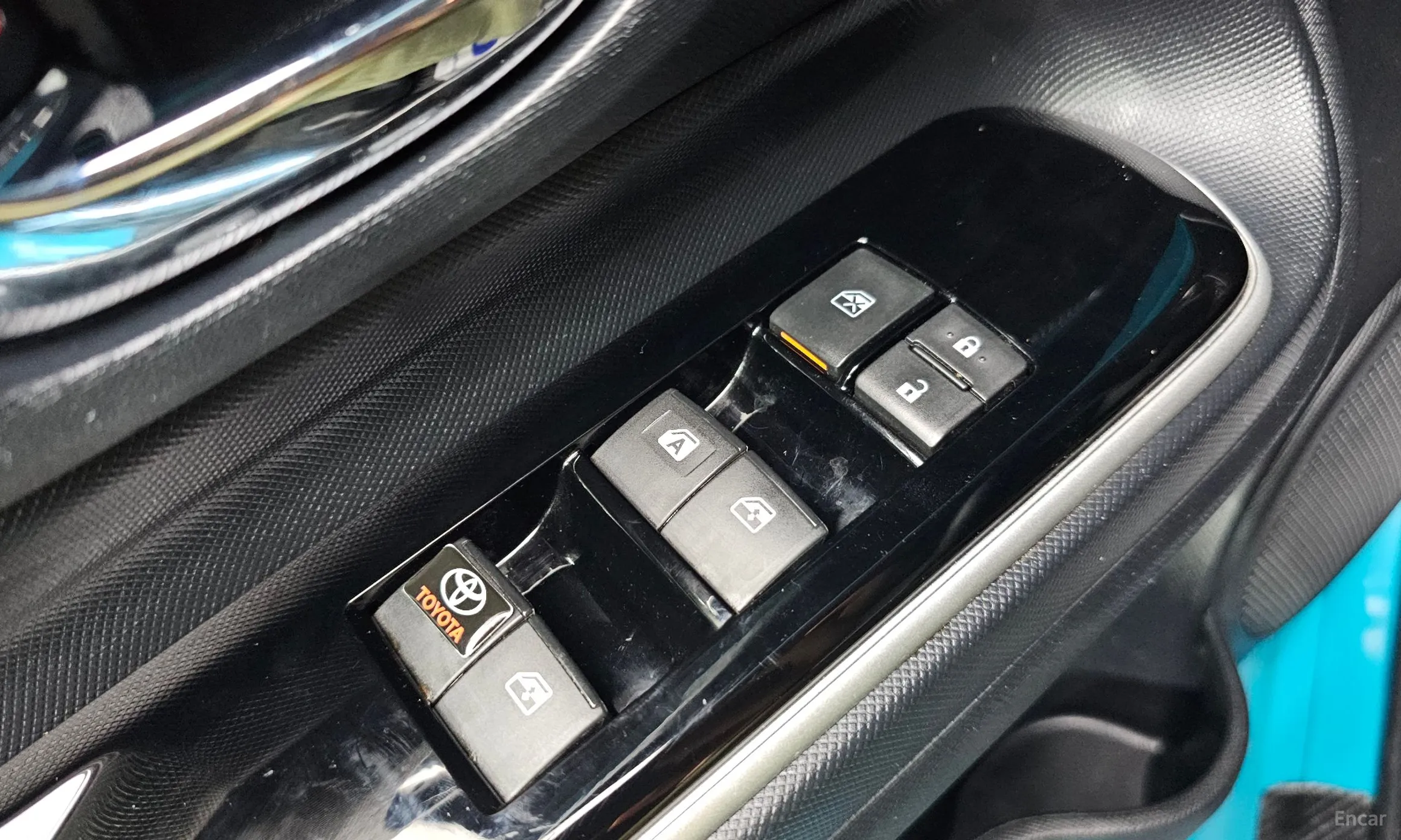 Toyota Prius C превью 13