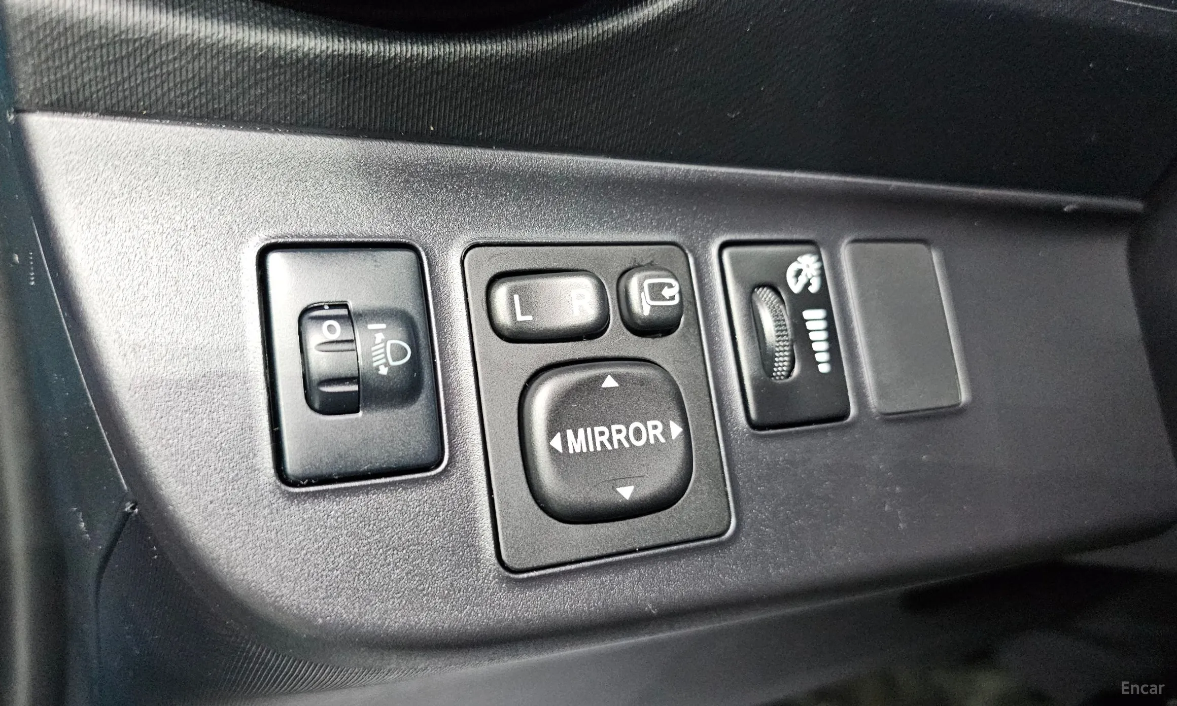 Toyota Prius C превью 14