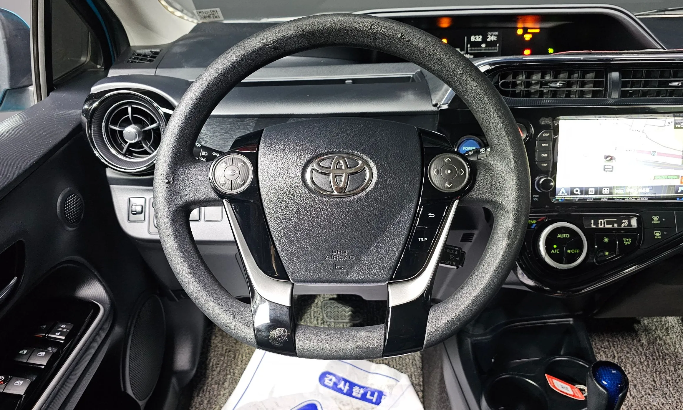 Toyota Prius C превью 15